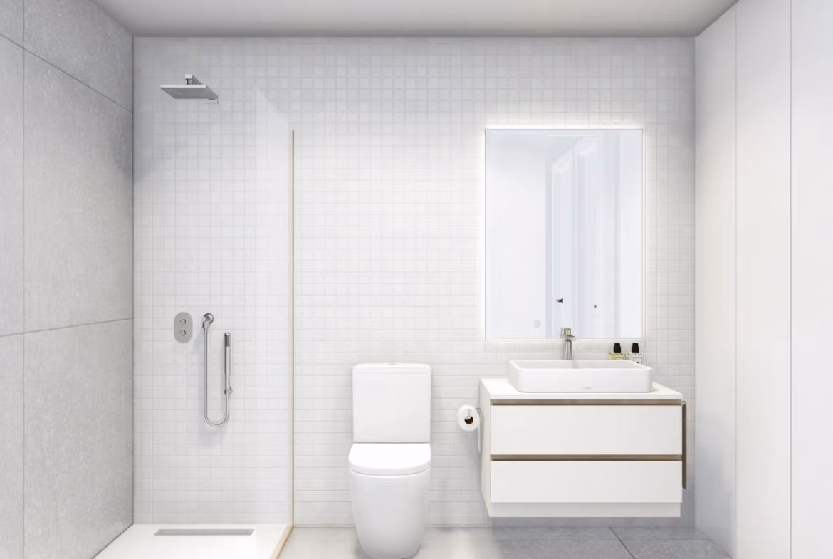 Bright modern bathroom with sleek walk-in shower and elegant vanity in spacious 3-bedroom bungalow in Roda Golf, San Javier