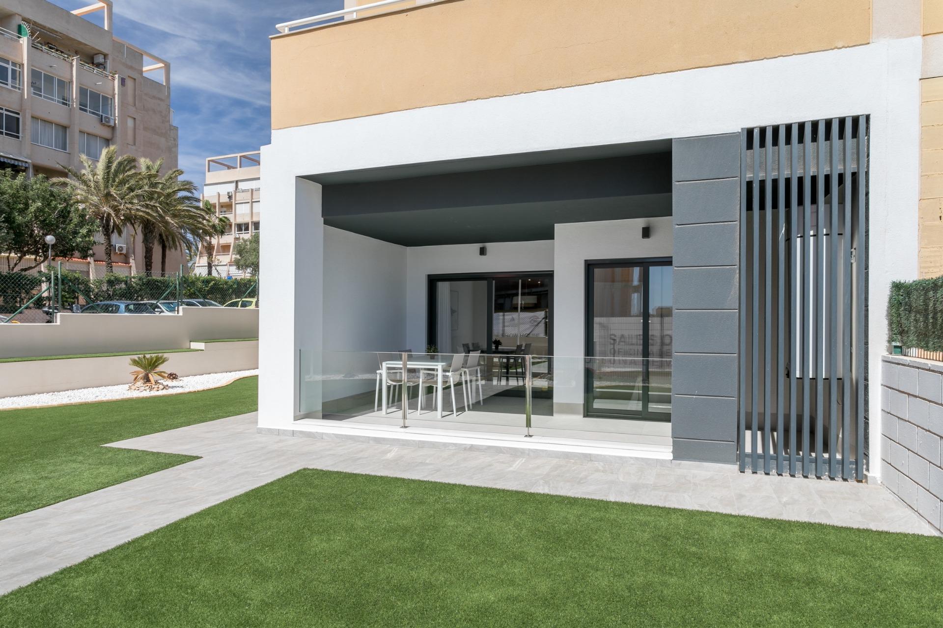 Modern New Build 2 Bedroom Ground Floor Apartment with Private Garden for Sale in Torrevieja – 700m from La Mata Beach