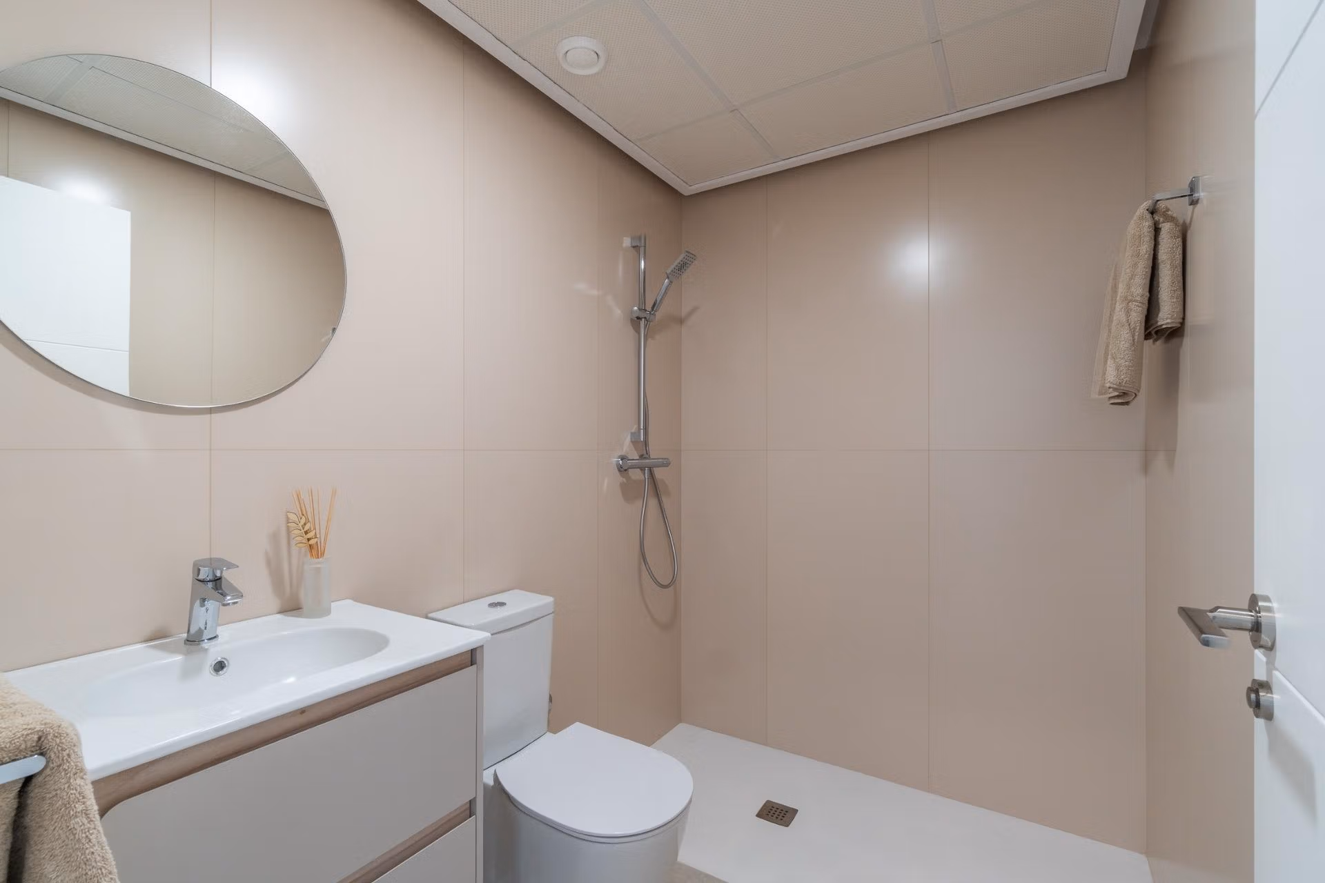 NEW-BUILD-RESIDENTIAL-AT-PLAYA-FLAMENCA-21 Przestronny nowy apartament z 3 sypialniami i wspólnym basenem na sprzedaż w Playa Flamenca, Orihuela Costa