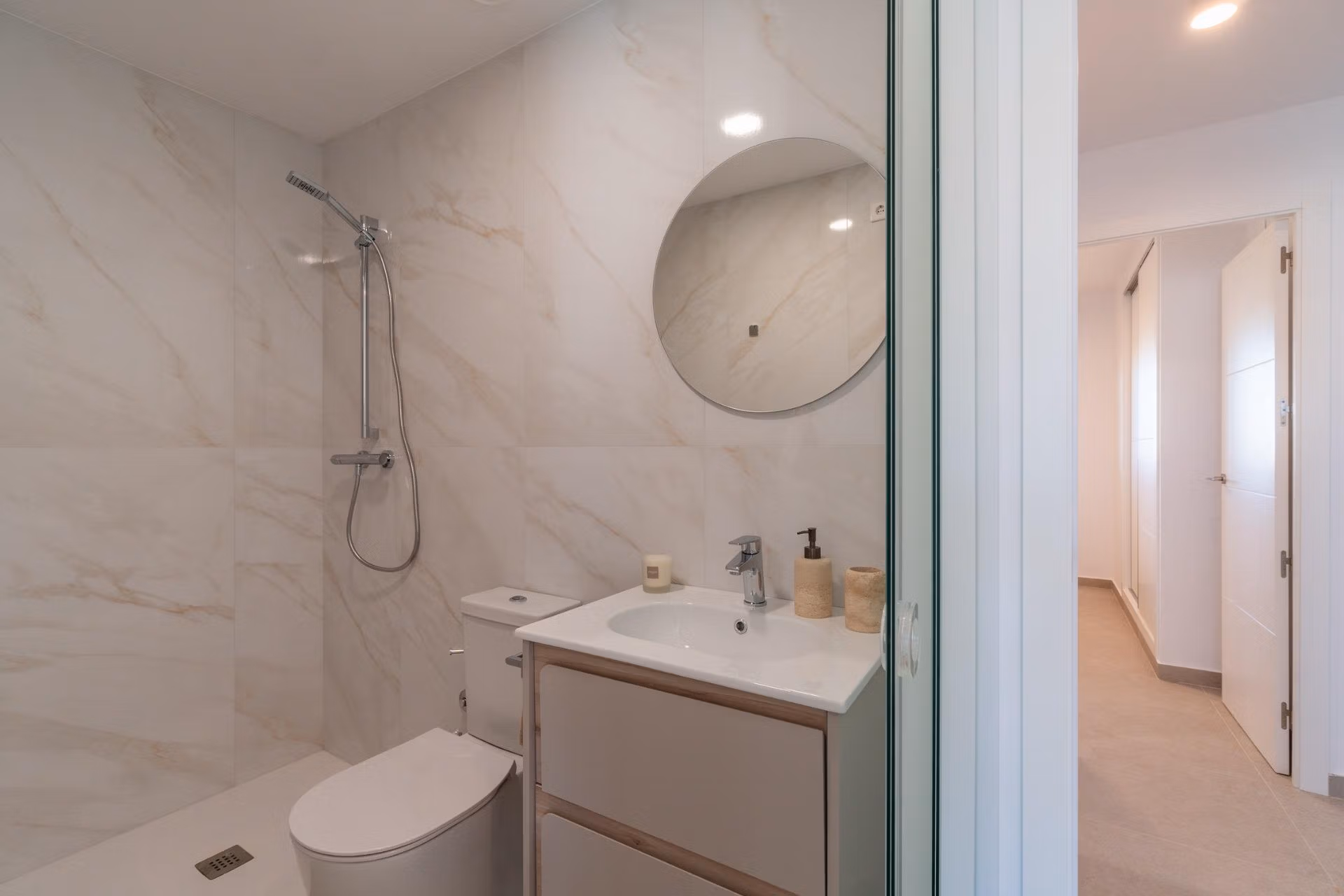 NEW-BUILD-RESIDENTIAL-AT-PLAYA-FLAMENCA-24 Przestronny nowy apartament z 3 sypialniami i wspólnym basenem na sprzedaż w Playa Flamenca, Orihuela Costa
