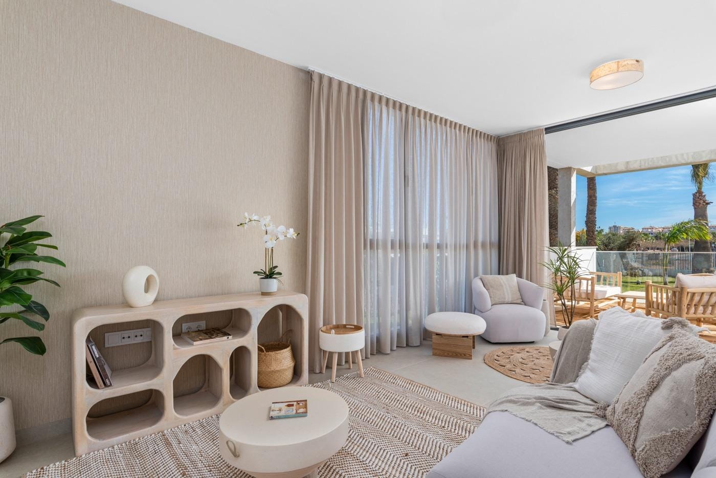 Bright New Build 2 Bedroom Ground Floor Apartment with Garden for Sale in Mar de Cristal