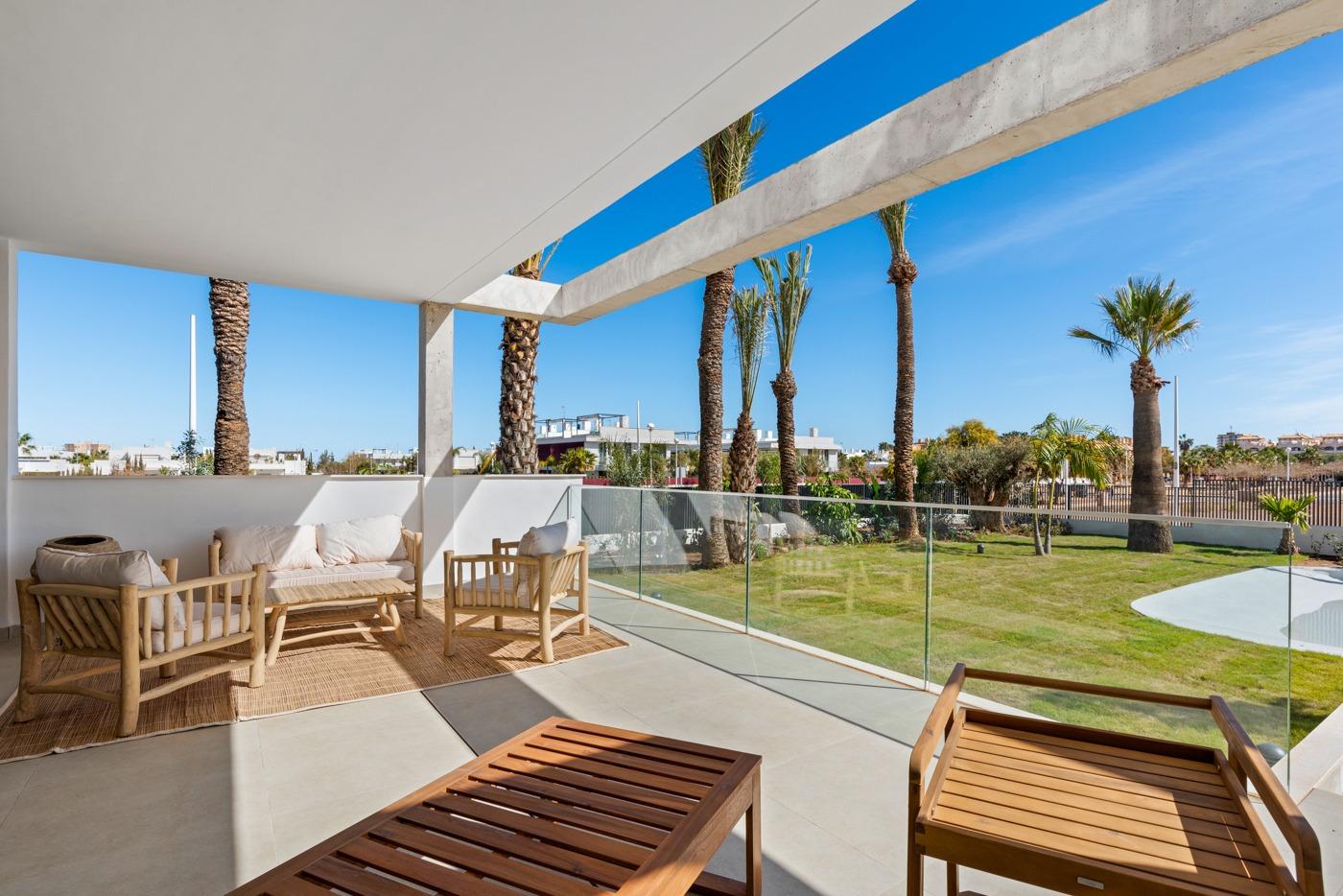 Bright New Build 2 Bedroom Ground Floor Apartment with Garden for Sale in Mar de Cristal