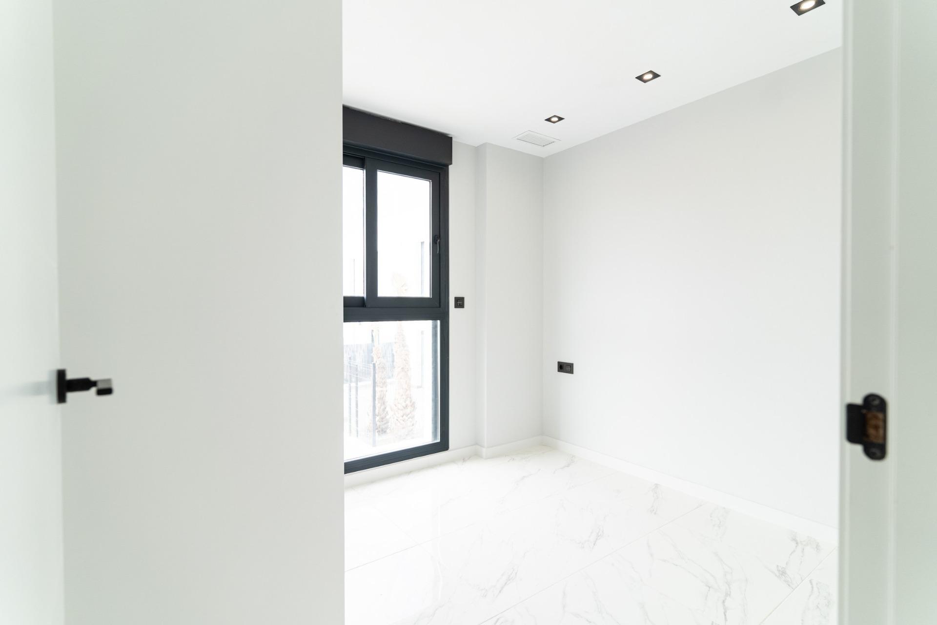 Spacious New Build 4 Bedroom Villa with Private Pool and Solarium for Sale in Punta Prima