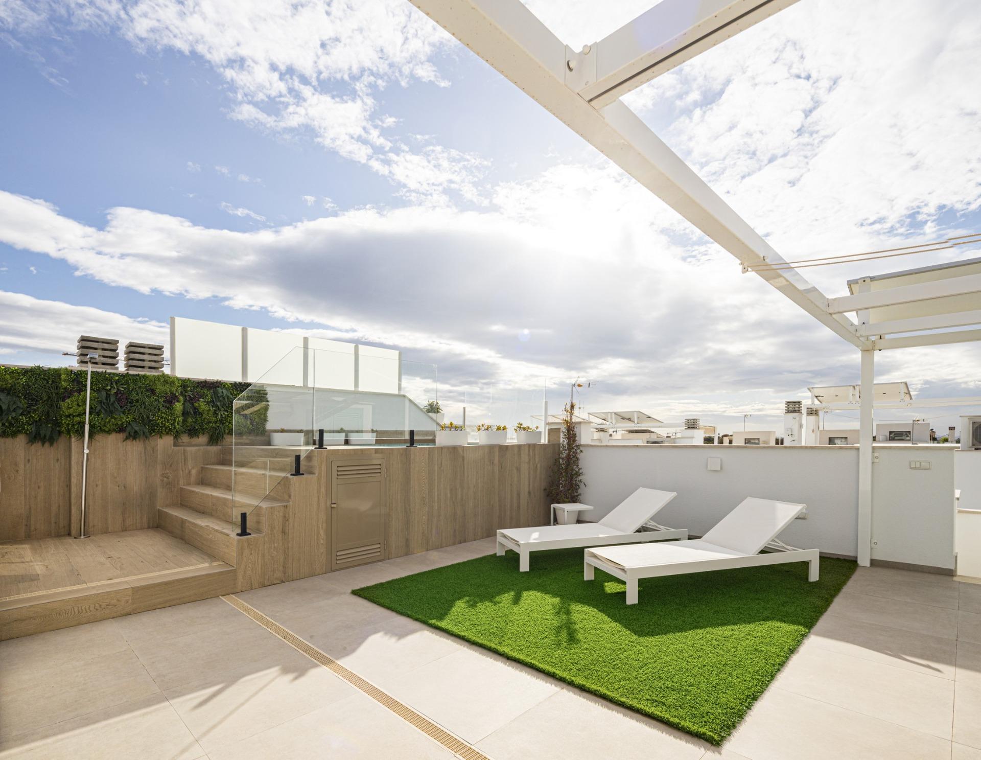 New Build 2 Bedroom Top Floor Apartment with 68 m² Solarium for Sale in Torre de la Horadada