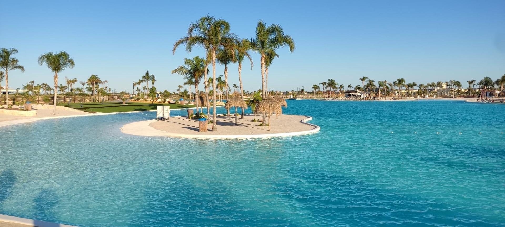 Impressive 3 Bedroom Penthouse with 77 m² Solarium for Sale in Santa Rosalía Lake and Life Resort