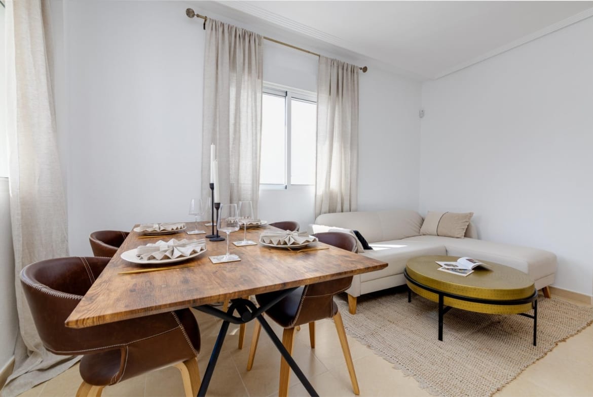 Bright and modern dining and living area in a key ready 3-bedroom villa with garden in El Oasis, San Fulgencio