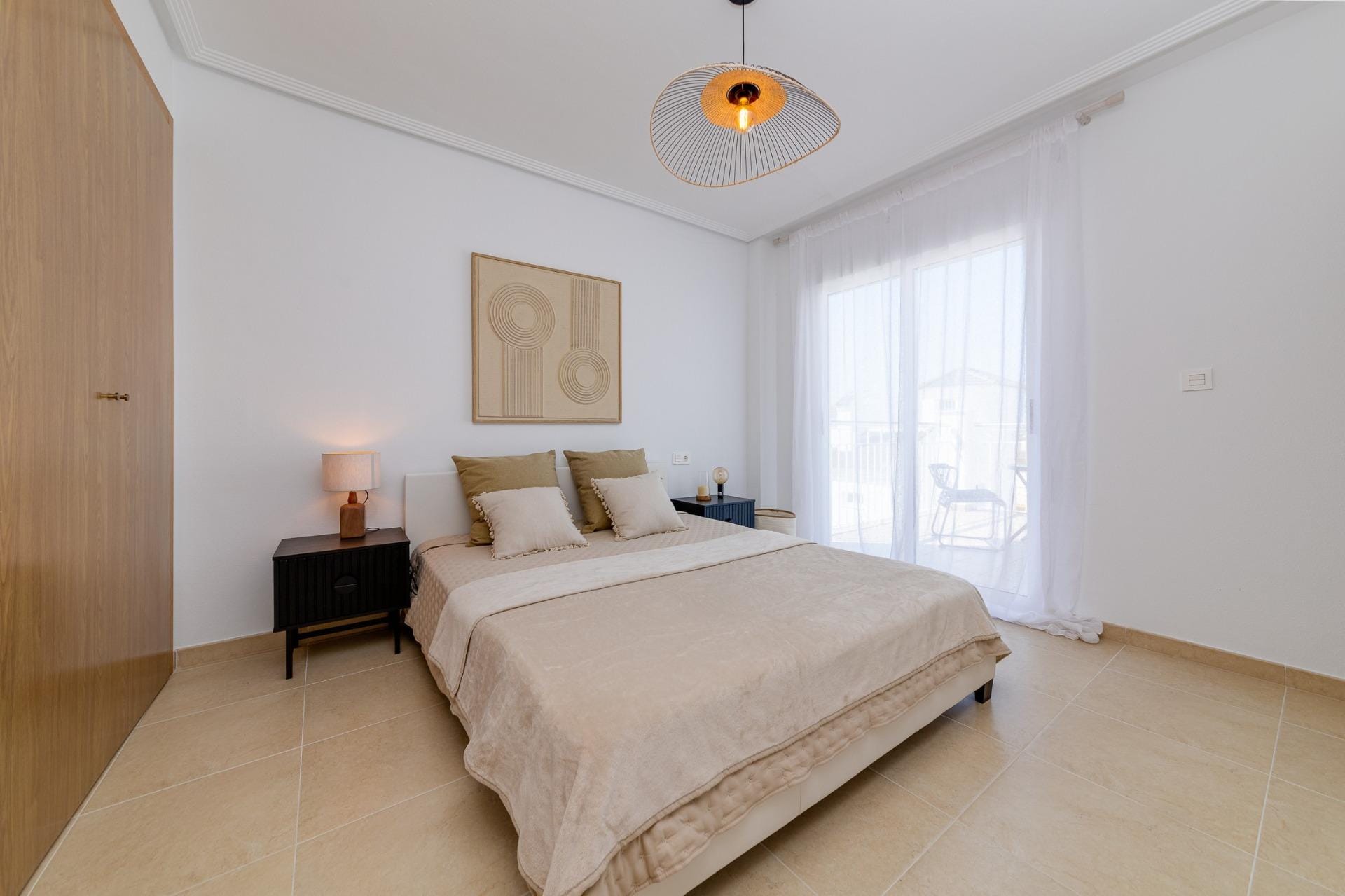 NEW-BUILD-RESIDENTIAL-IN-SAN-FULGENCIO-18 Bright and elegant bedroom in a key ready 3-bedroom villa with garden and solarium in El Oasis, San Fulgencio.