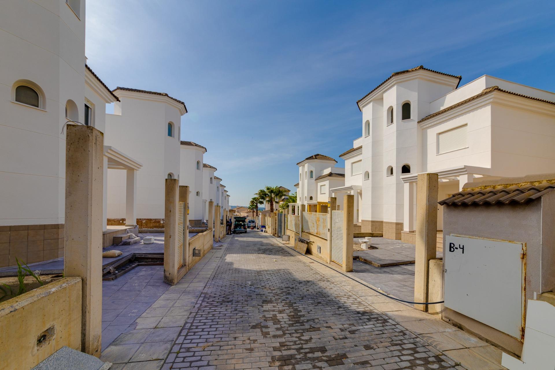 Key Ready 2 Bedroom Semi-Detached Villa for Sale in El Oasis La Marina Urbanisation