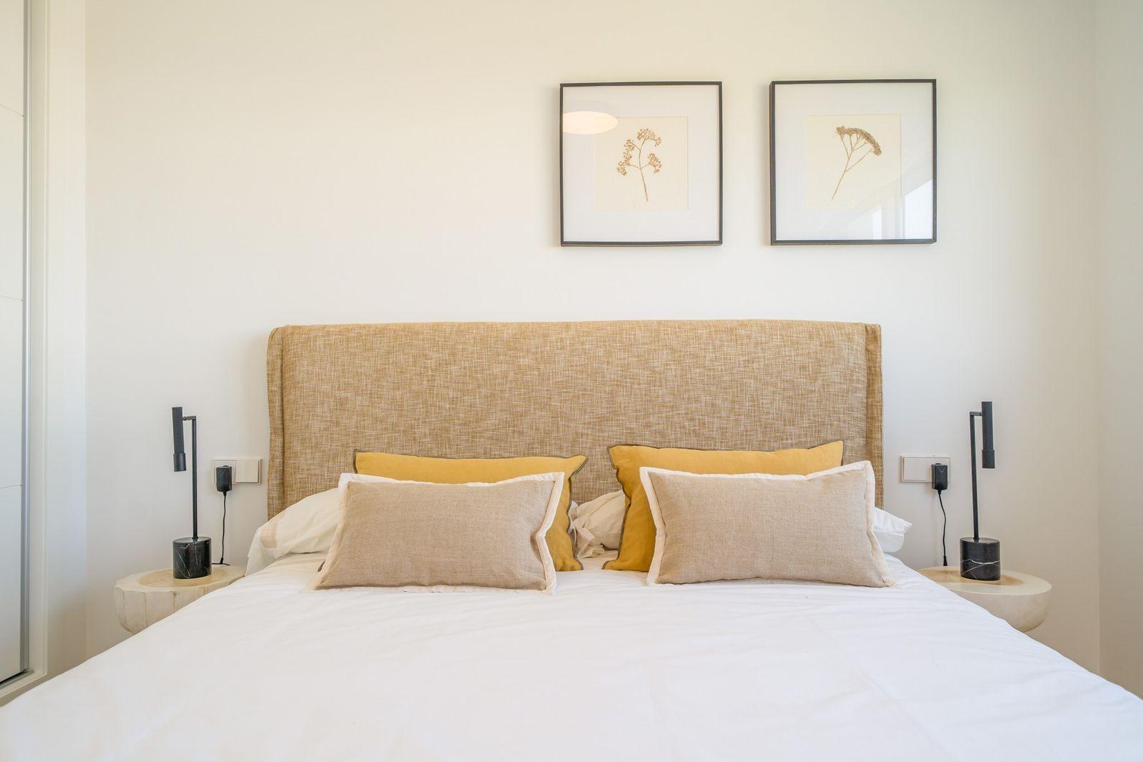 NEW-BUILD-RESIDENTIAL-OF-BUNGALOW-APARTMENTS-IN-VISTABELLA-20 Bright and elegant bedroom with contemporary decor in modern new build 2 bedroom top floor bungalow, Vistabella Golf, Orihuela