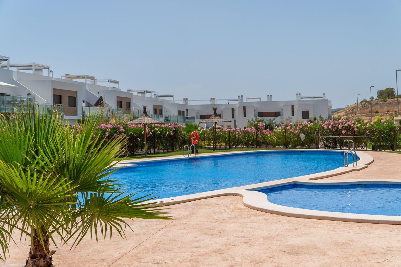 NEW-BUILD-RESIDENTIAL-OF-BUNGALOW-APARTMENTS-IN-VISTABELLA-28 Modern new build 2-bedroom top floor bungalow with pristine communal pool and lush landscaping in sunlit Vistabella Golf, Orihuela.