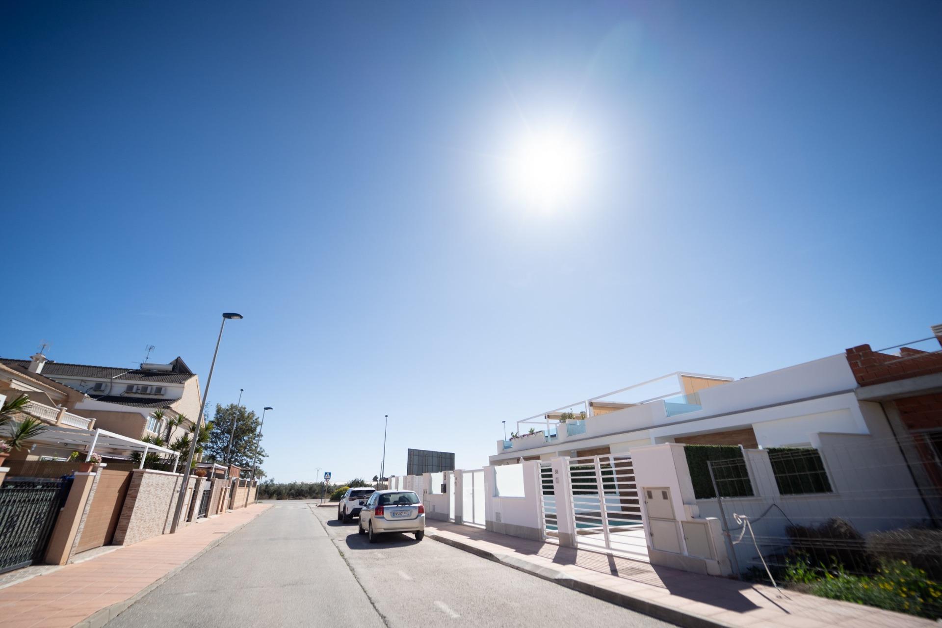 NEW-BUILD-TOWNHOUSES-IN-SAN-JAVIER-27 Bright modern new build townhouses with private terraces lining a quiet street in sunny San Javier