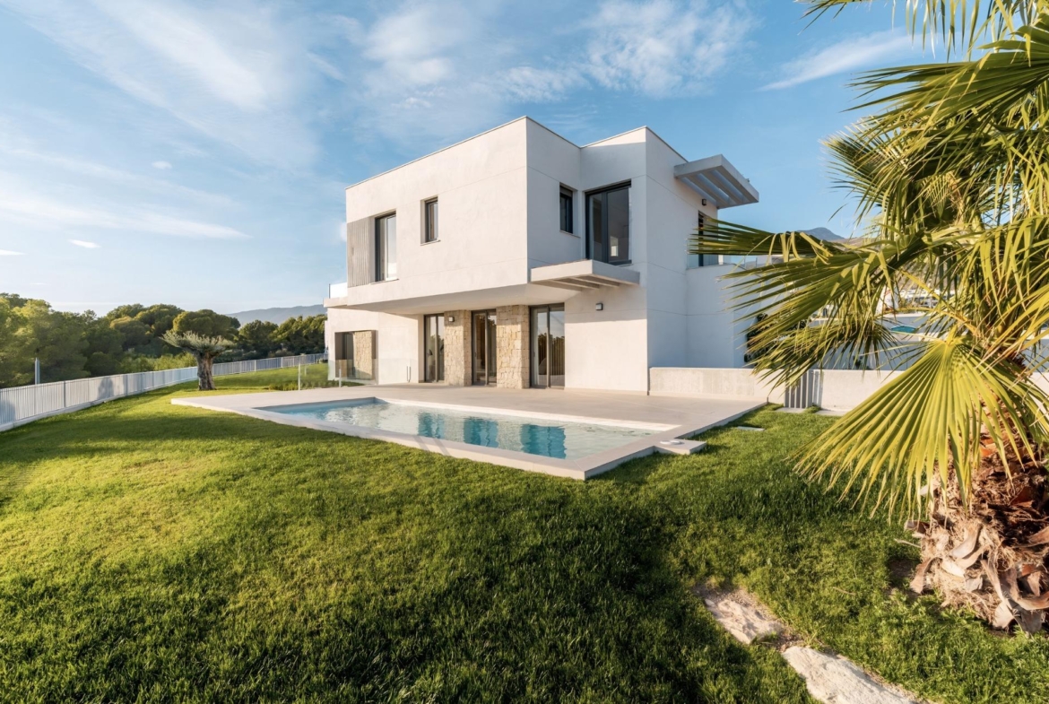 NEW BUILD VILLAS IN FINESTRAT in Sierra Cortina