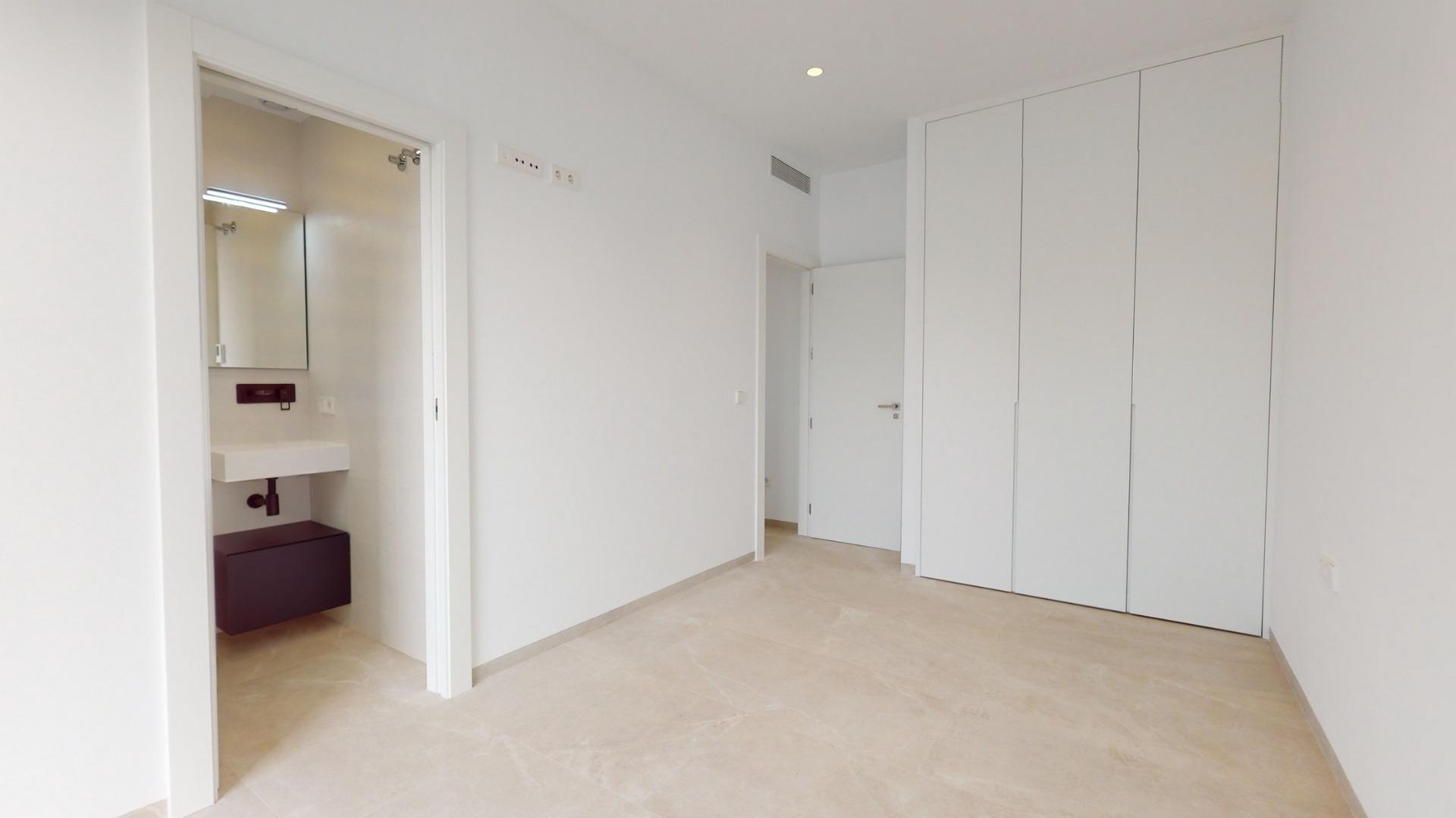 Single-Storey Detached Villa with Private Pool for Sale in Serena Golf, Los Alcázares