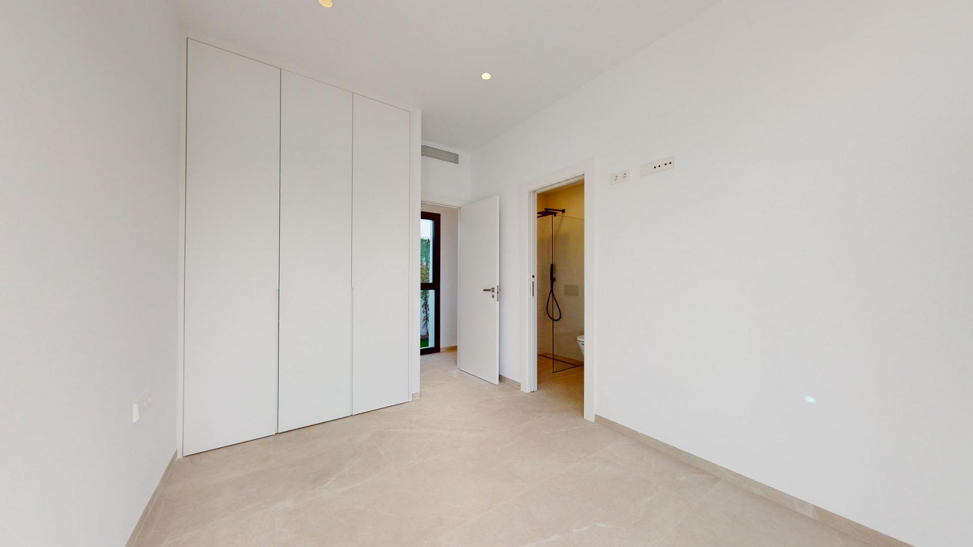 Single-Storey Detached Villa with Private Pool for Sale in Serena Golf, Los Alcázares