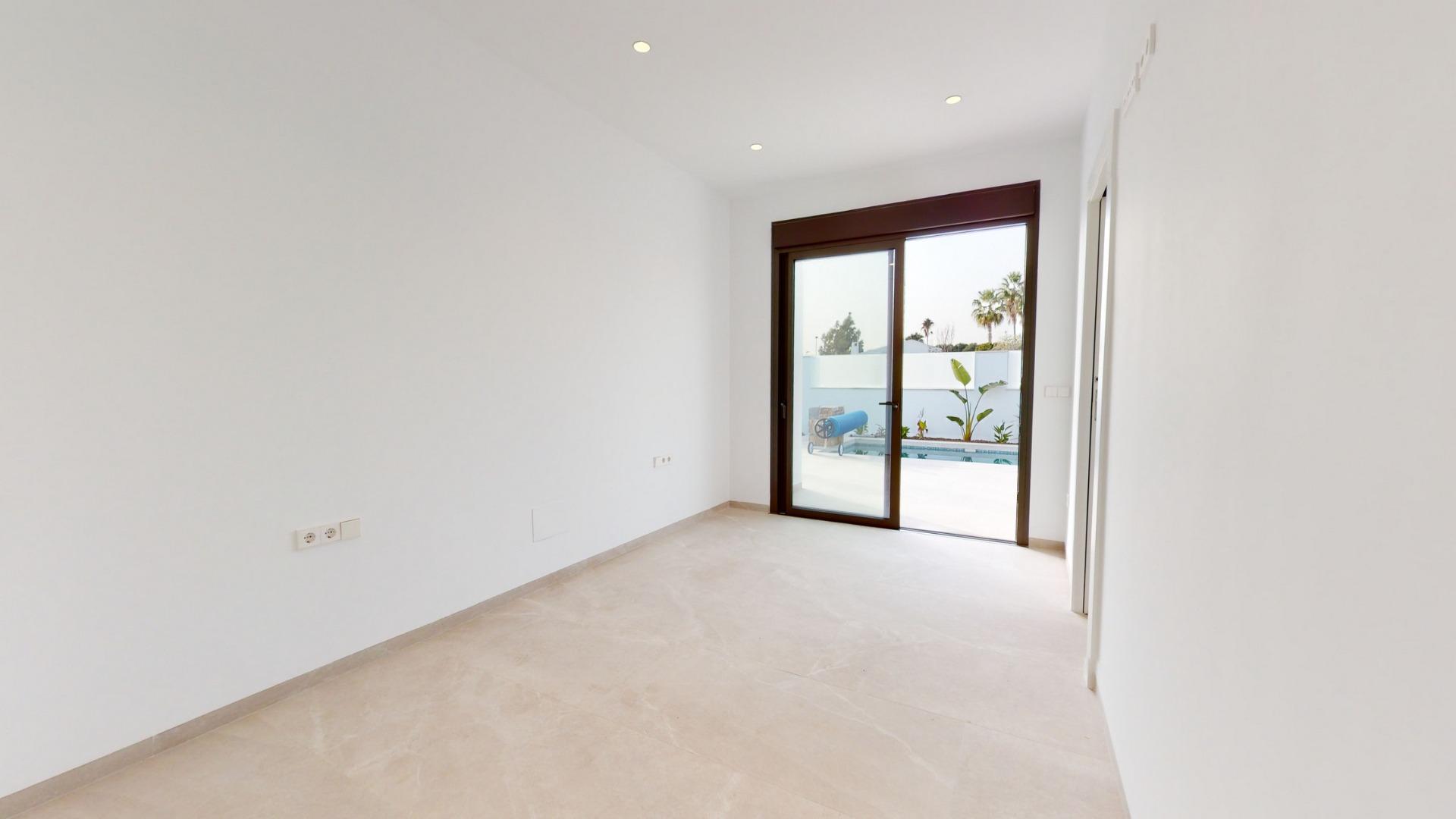 Single-Storey Detached Villa with Private Pool for Sale in Serena Golf, Los Alcázares