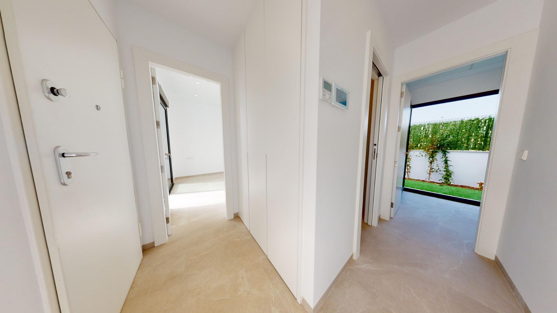 Single-Storey Detached Villa with Private Pool for Sale in Serena Golf, Los Alcázares