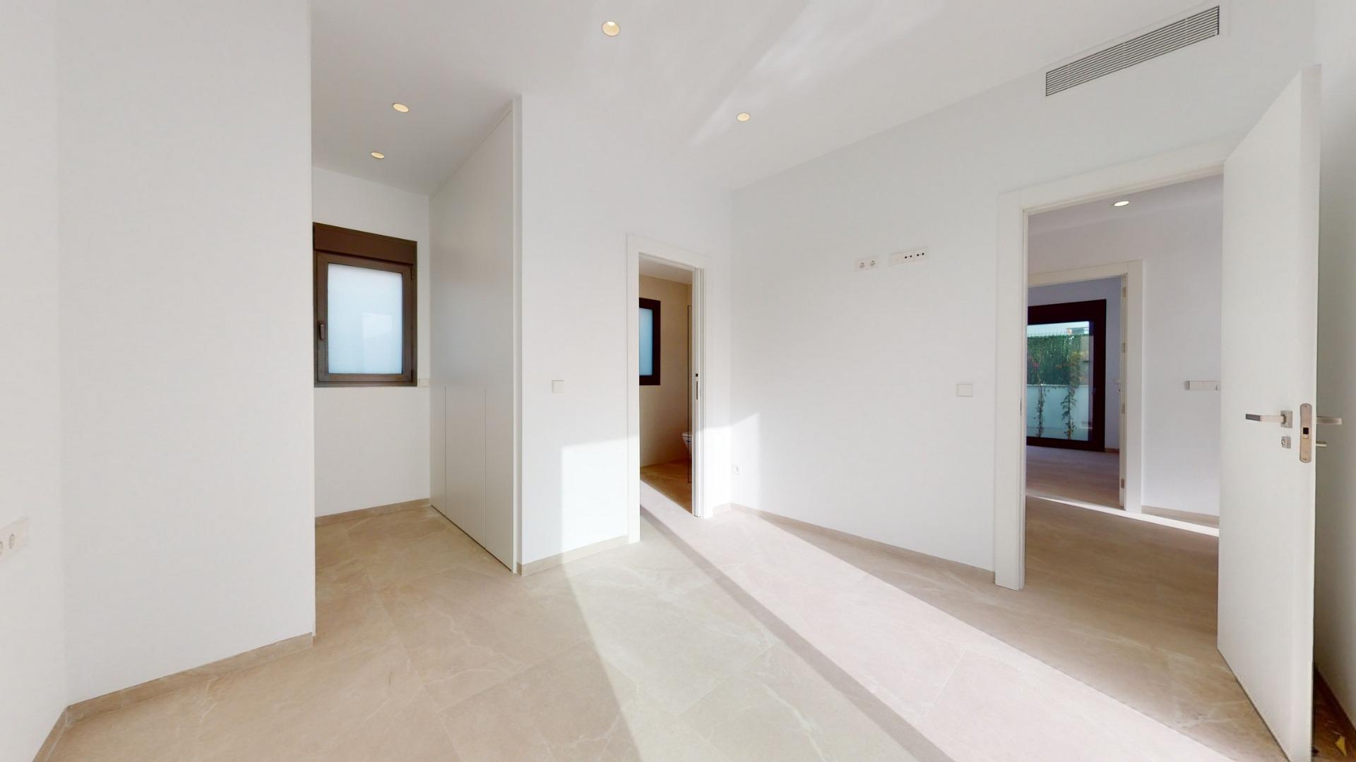 Single-Storey Detached Villa with Private Pool for Sale in Serena Golf, Los Alcázares