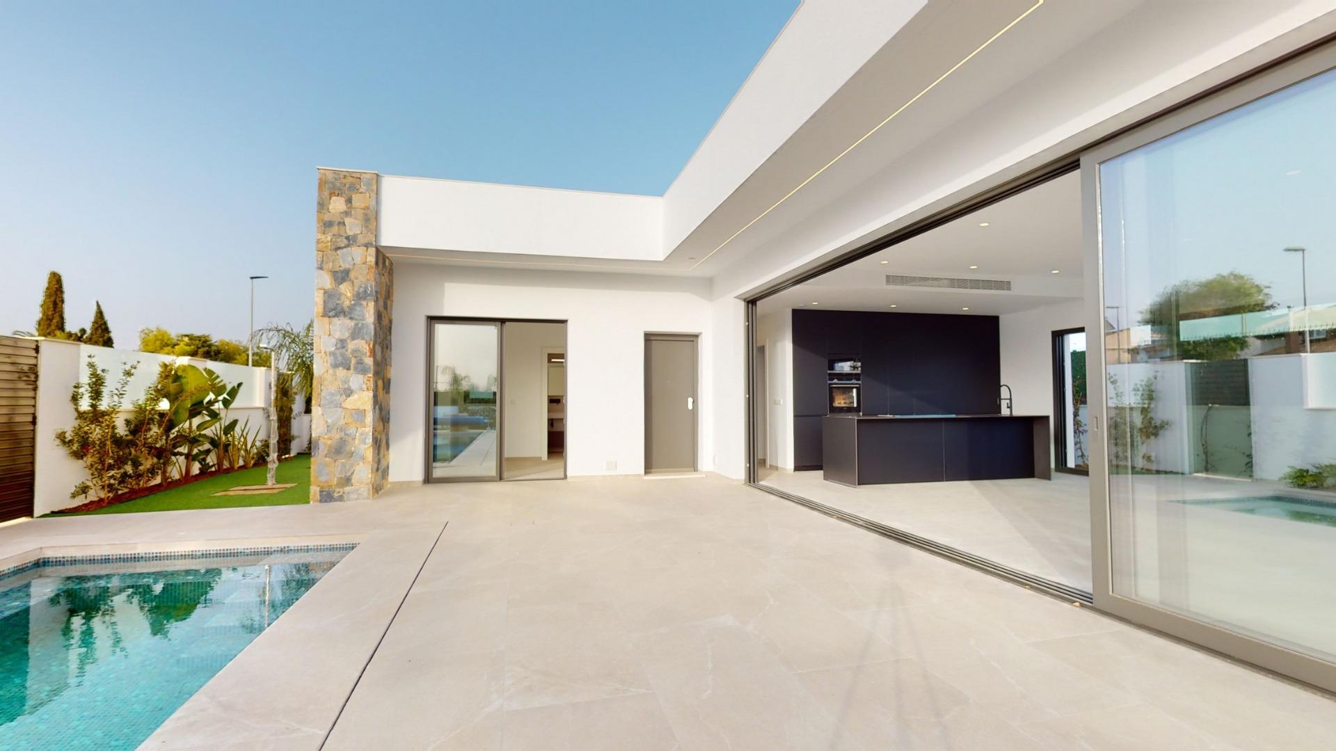 Single-Storey Detached Villa with Private Pool for Sale in Serena Golf, Los Alcázares