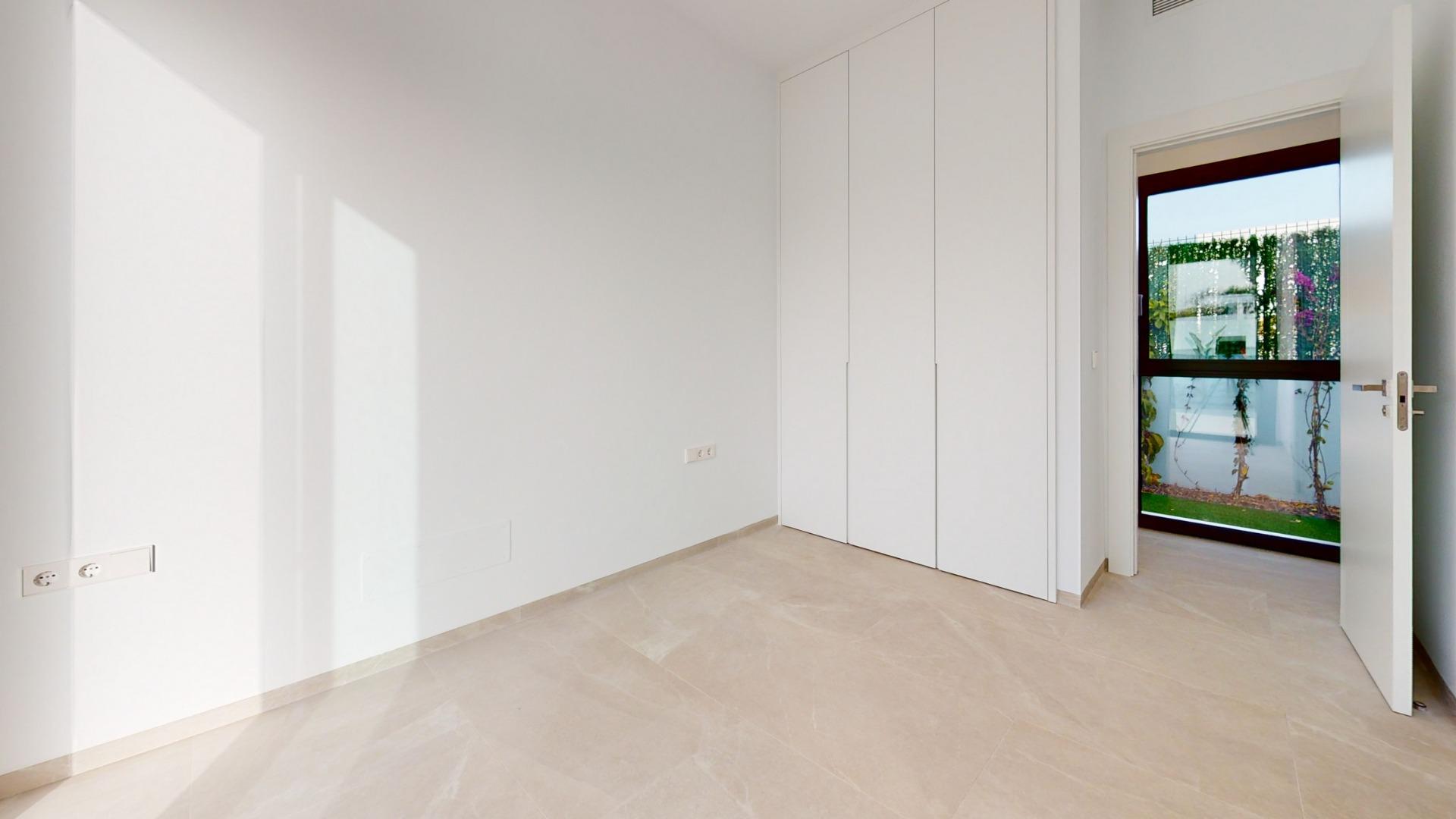 Single-Storey Detached Villa with Private Pool for Sale in Serena Golf, Los Alcázares