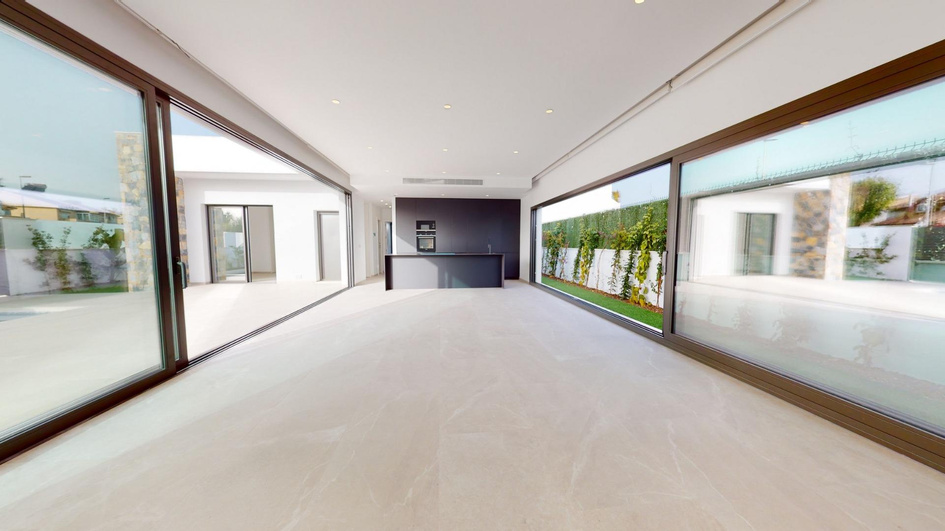 Single-Storey Detached Villa with Private Pool for Sale in Serena Golf, Los Alcázares