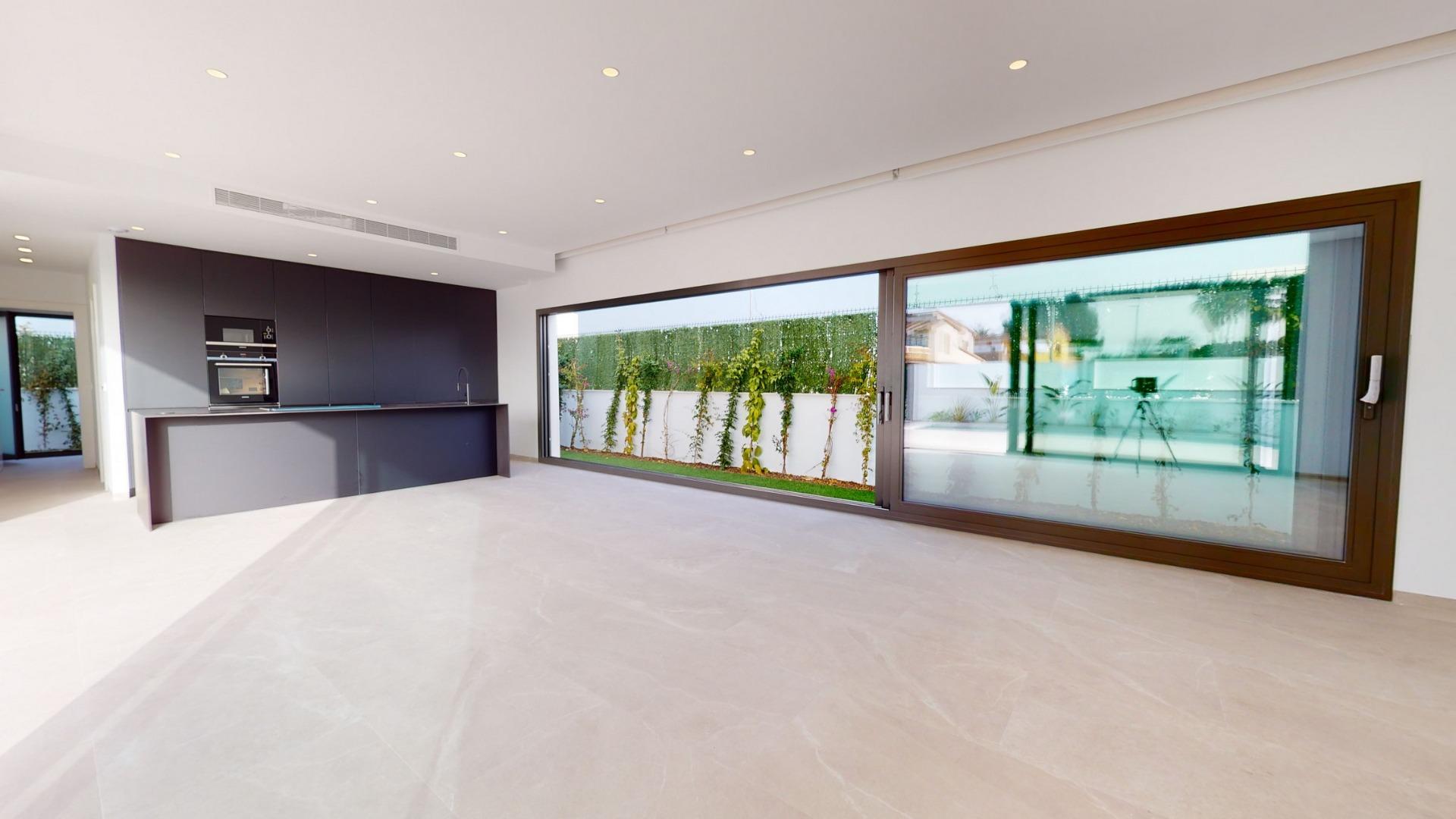 Single-Storey Detached Villa with Private Pool for Sale in Serena Golf, Los Alcázares