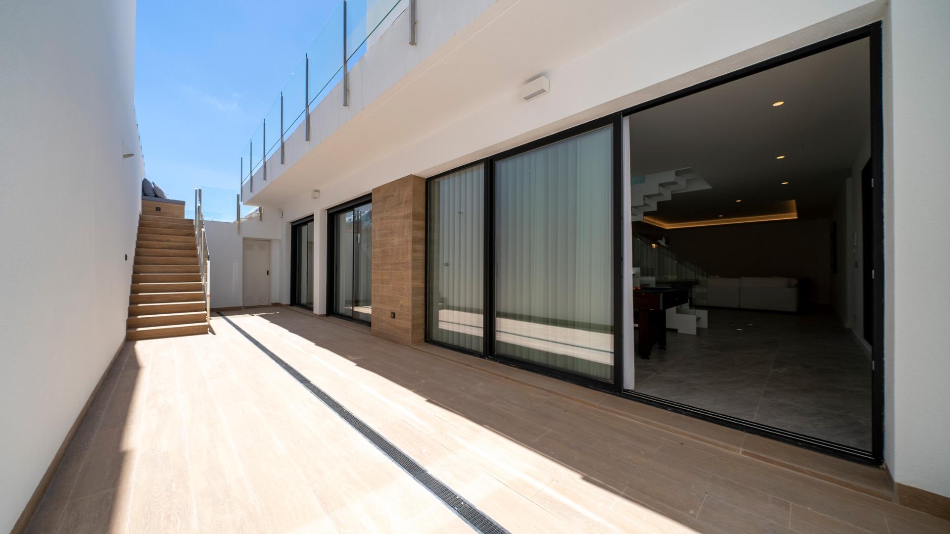 Impressive New Build 4 Bedroom Villa with Guest House and Infinity Pool for Sale in Finestrat, Benidorm