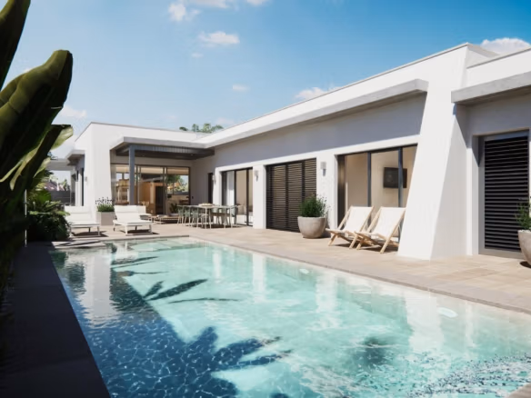 Spacieuse villa de luxe à San Javier avec élégante façade blanche, terrasse baignée de soleil, espace repas extérieur contemporain et espaces accueillants...