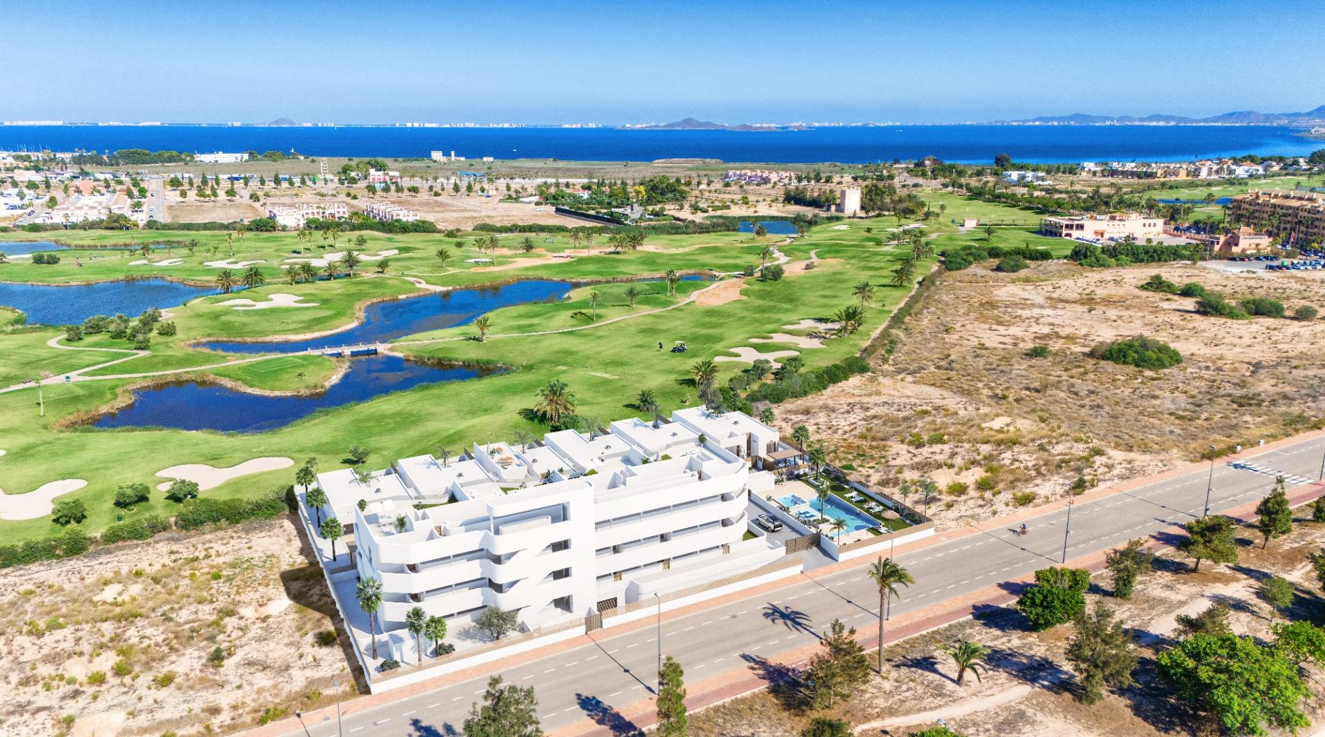 Luminoso apartamento de obra nueva con 2 dormitorios en primera línea de Serena Golf en Los Alcázares