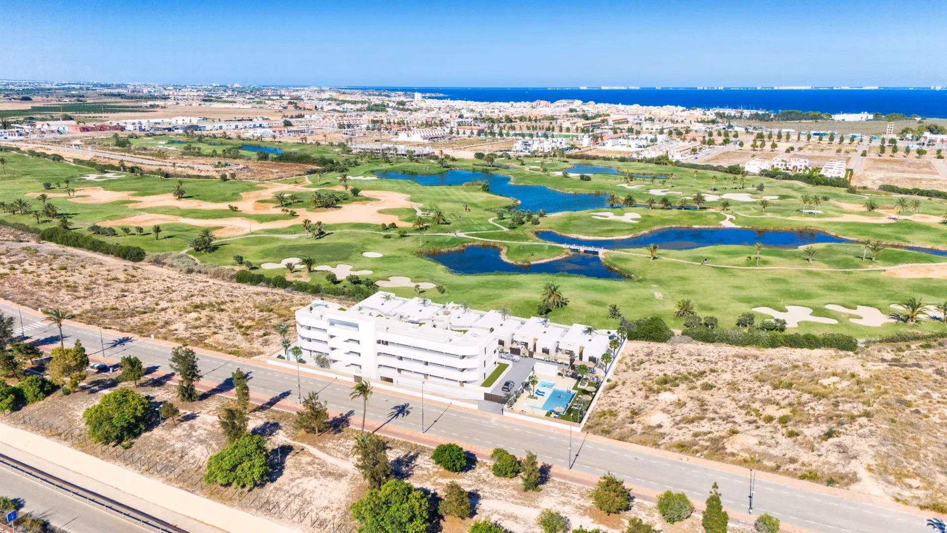 New-Build-Apartments-and-Villas-Frontline-Golf-in-Los-Alcazares-Costa-Calida-11 Licht nieuwbouwappartement met 2 slaapkamers eerstelijns aan Serena Golf in Los Alcazares
