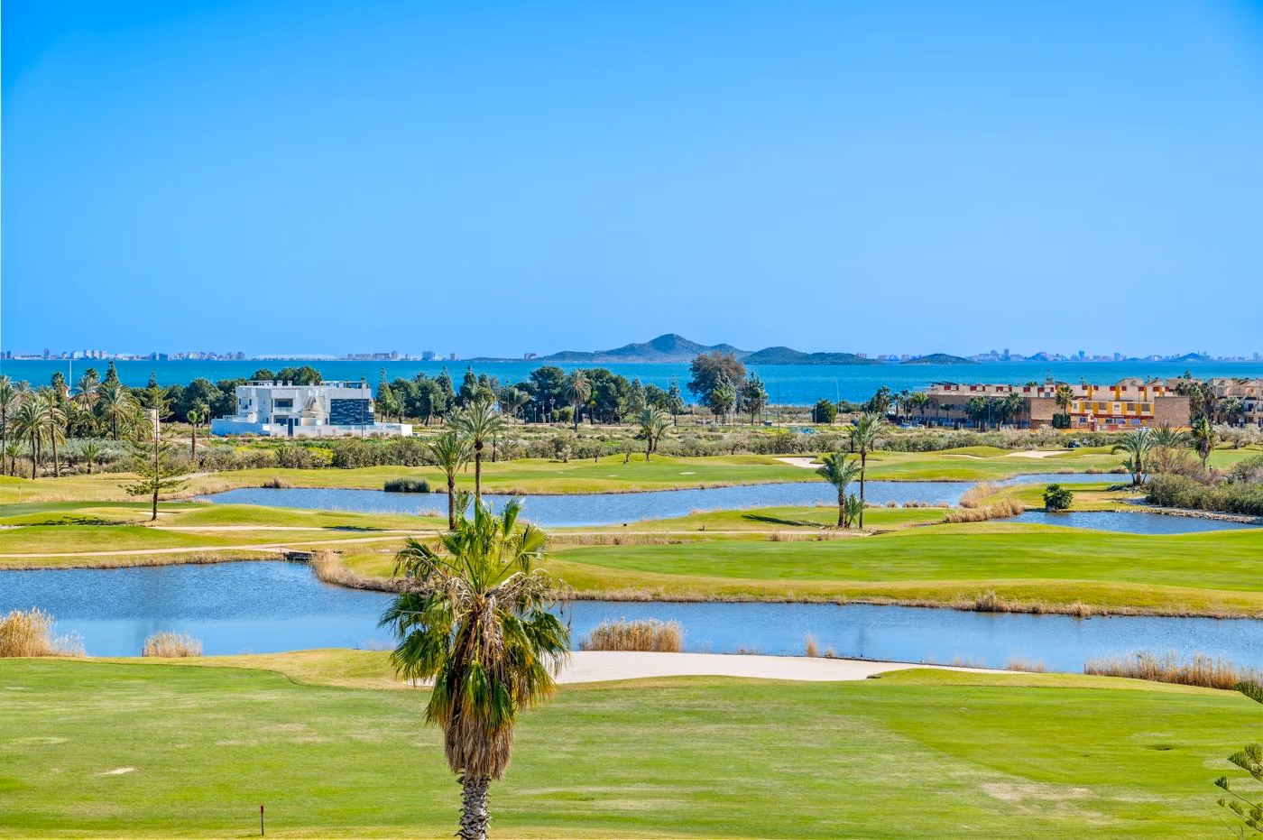 New-Build-Apartments-and-Villas-Frontline-Golf-in-Los-Alcazares-Costa-Calida-6 Licht nieuwbouwappartement met 2 slaapkamers eerstelijns aan Serena Golf in Los Alcazares