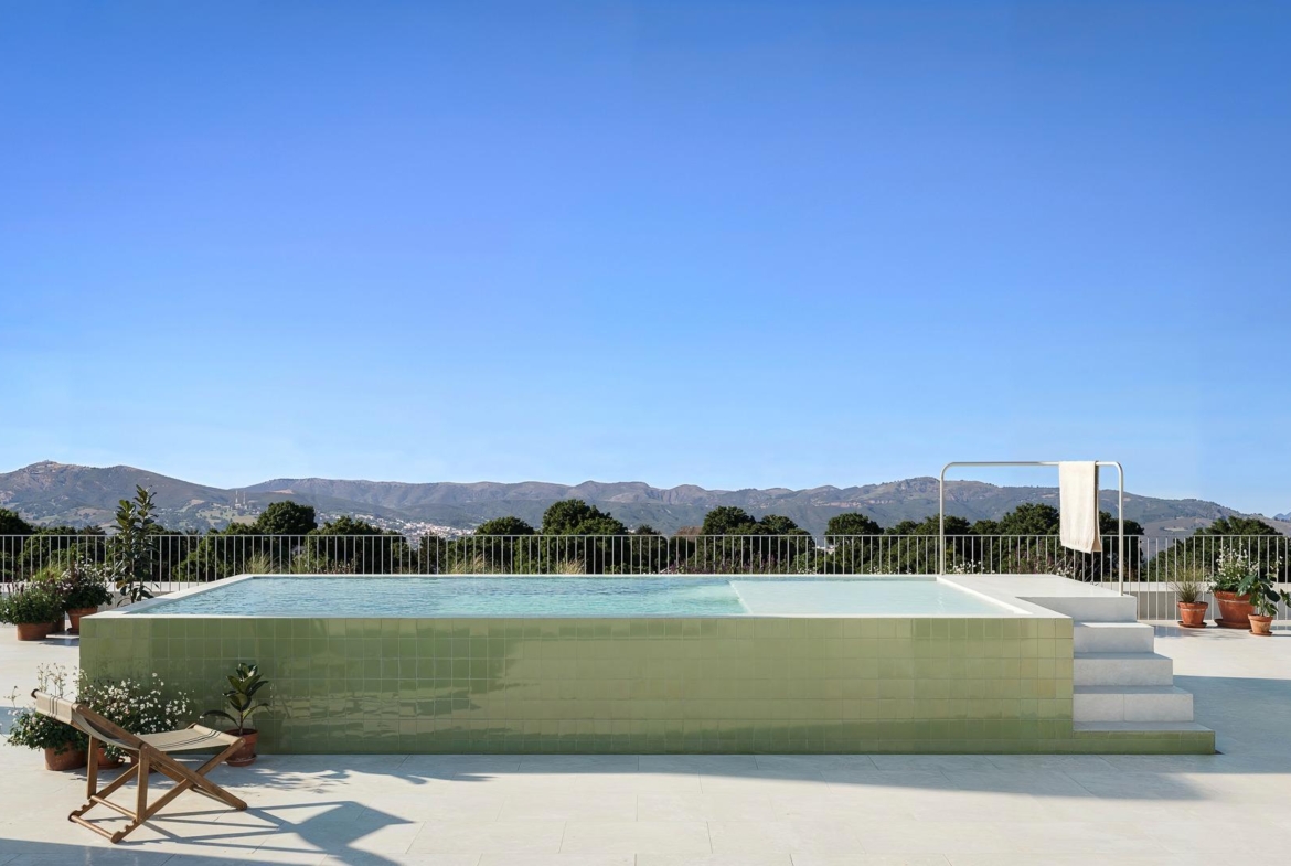 Sun-drenched private rooftop pool with expansive mountain views at spacious new build 3-bedroom ground floor apartment in Jacarilla