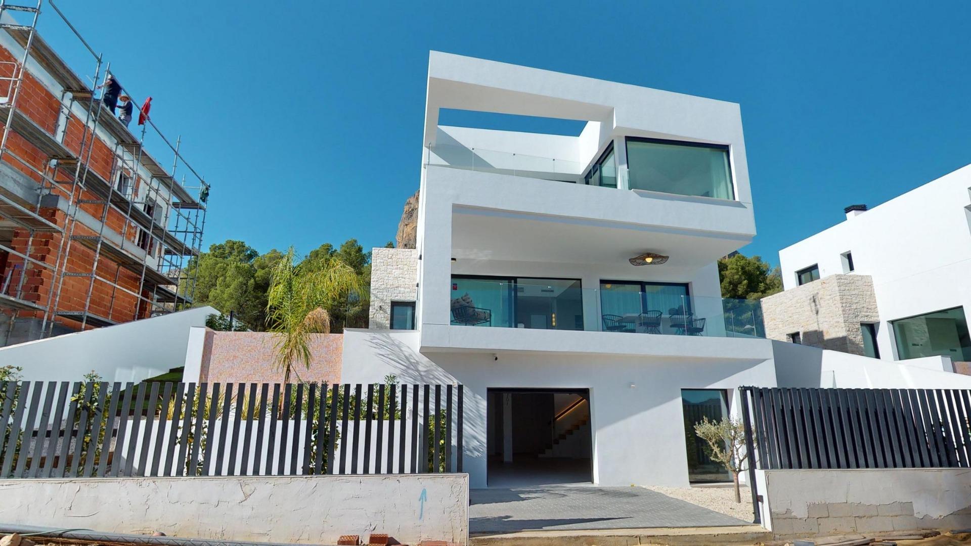 Luxury Key-Ready 3 Bedroom Villa with Private Pool and Panoramic Sea Views for Sale in Polop