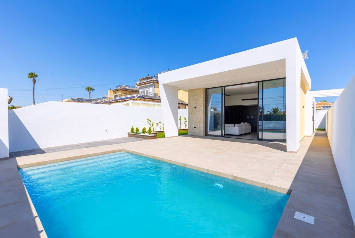 Sun-drenched, modern single-storey villa with private pool and sleek terrace in Los Balcones, Torrevieja.