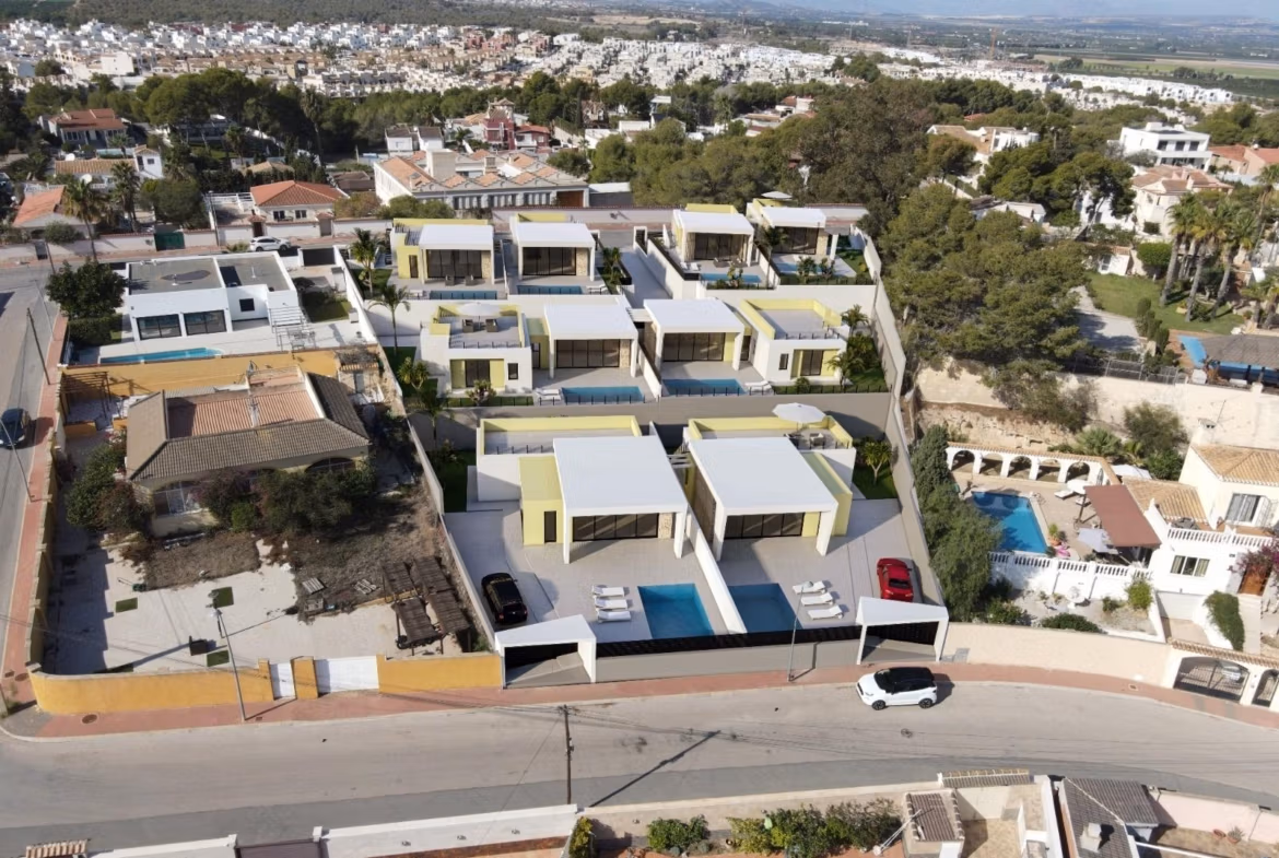 Modern single-storey villas with private pools and spacious terraces in sun-drenched Los Balcones, Torrevieja.