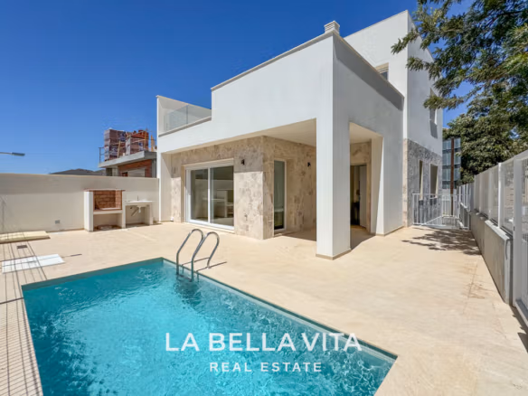 Bright and modern 3-bedroom villa in Hondón de las Nieves with private pool, spacious terrace, and elegant stone accents