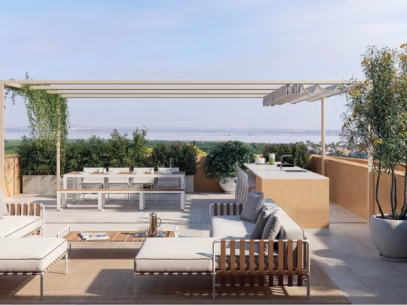 Sonnige Dachterrasse mit modernem Lounge- und Essbereich in einer Neubauwohnanlage in Los Balcones, Torrevieja.