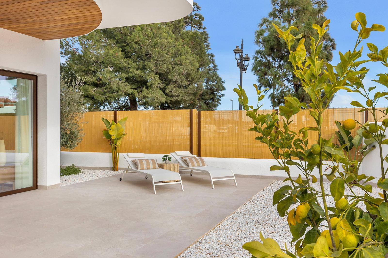 Amplio apartamento de obra nueva en planta baja con 3 dormitorios y jardín en Los Alcázares