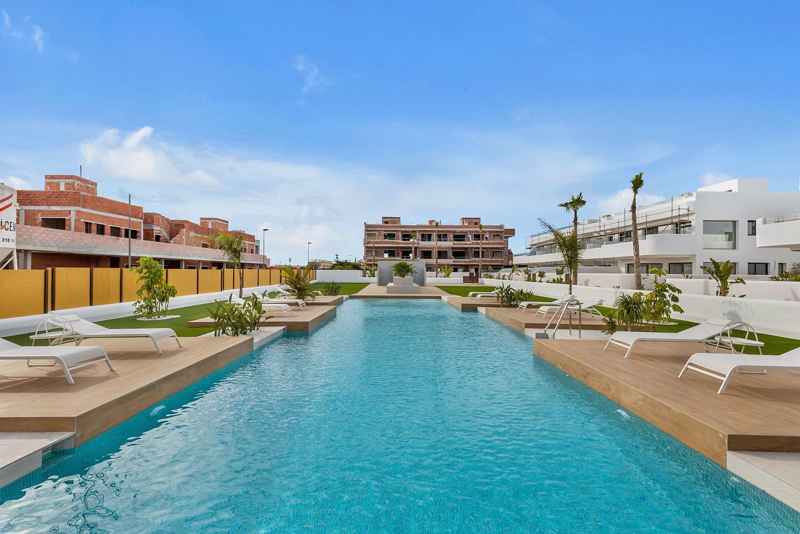 New-Build-Residential-Complex-Near-Serena-Golf-and-the-Mar-Menor-in-Los-Alcazares-13 Nowy nowoczesny bungalow parterowy z 3 sypialniami i ogrodem na sprzedaż w Los Alcazares