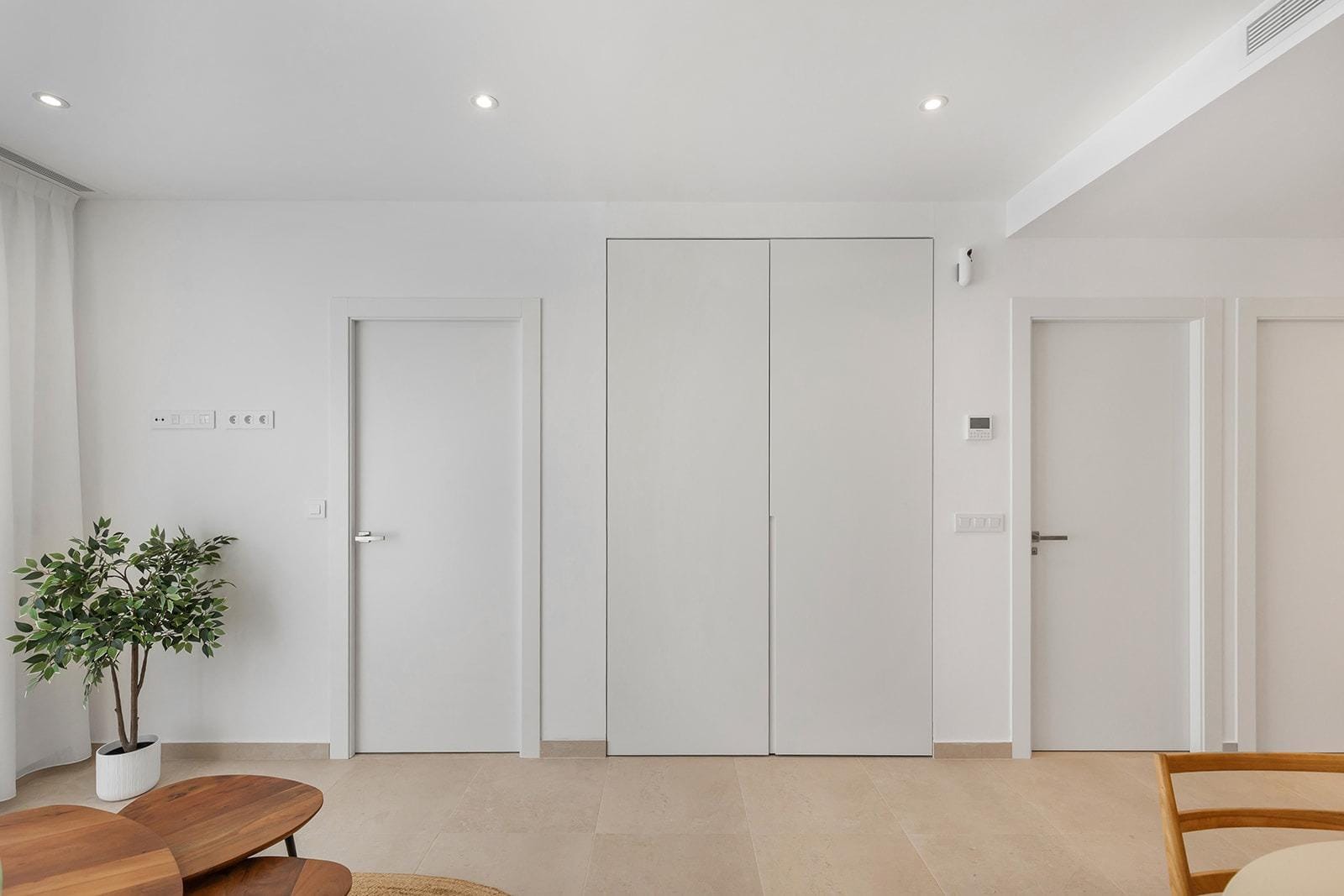 Luminoso apartamento de obra nueva en planta baja con 2 dormitorios y jardín en venta en Los Alcázares