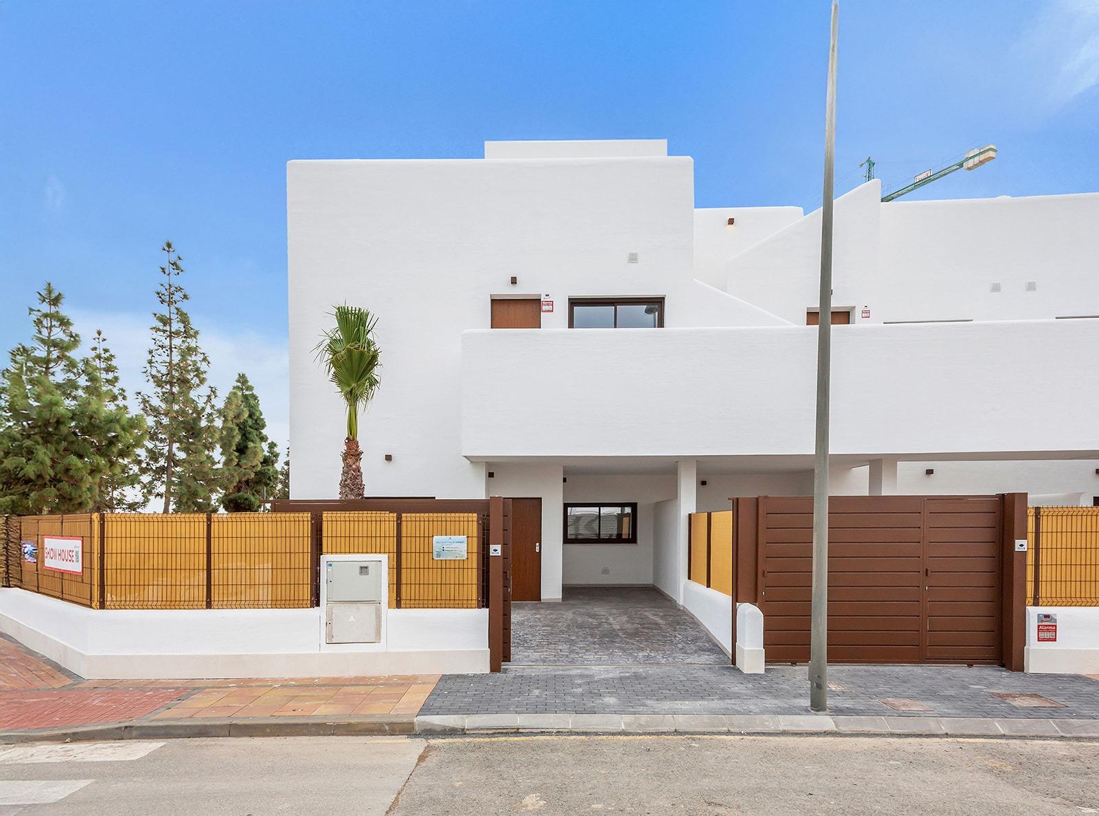 New-Build-Residential-Complex-Near-Serena-Golf-and-the-Mar-Menor-in-Los-Alcazares-40 Nowy nowoczesny bungalow parterowy z 3 sypialniami i ogrodem na sprzedaż w Los Alcazares
