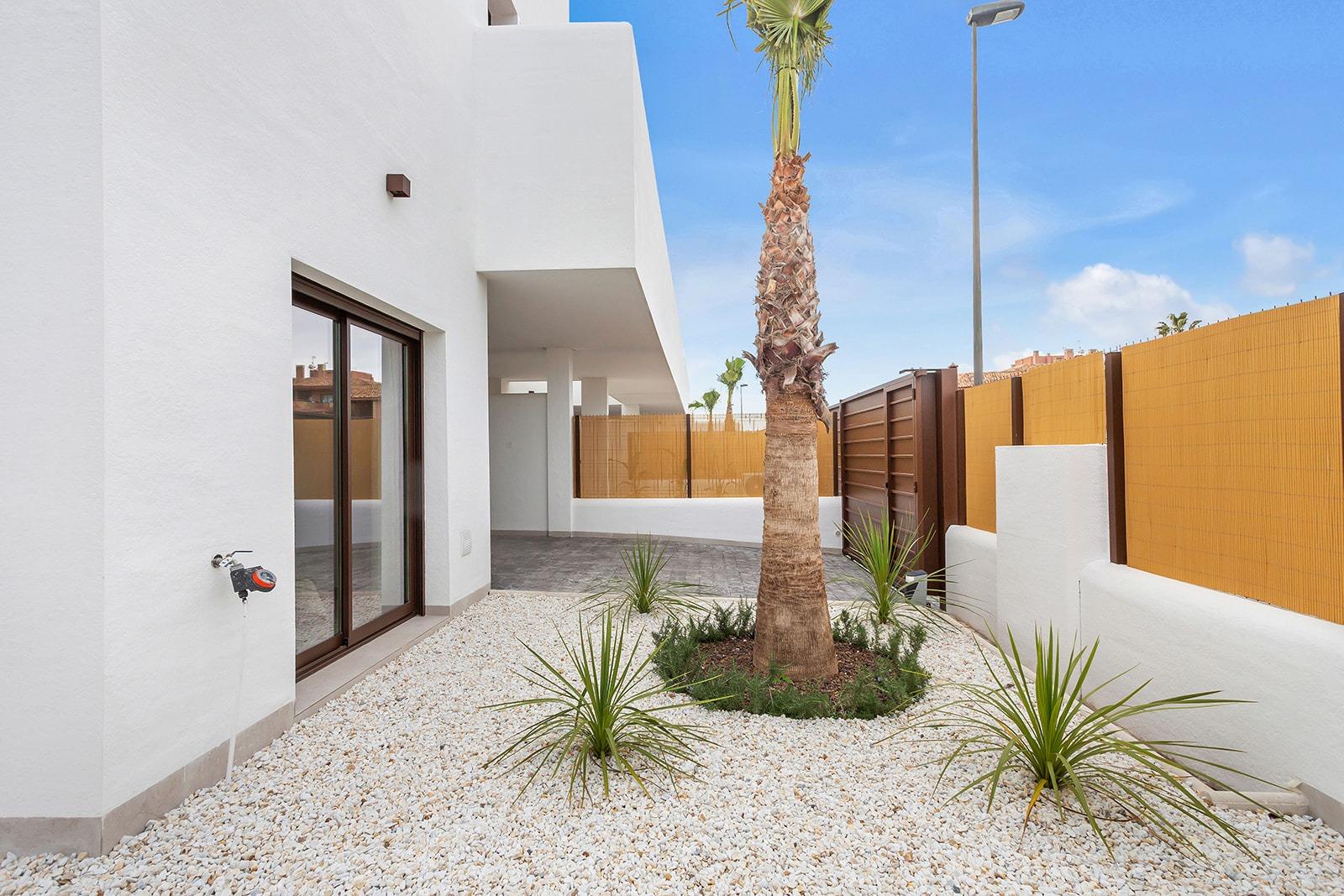 New-Build-Residential-Complex-Near-Serena-Golf-and-the-Mar-Menor-in-Los-Alcazares-42 Nowy nowoczesny bungalow parterowy z 3 sypialniami i ogrodem na sprzedaż w Los Alcazares