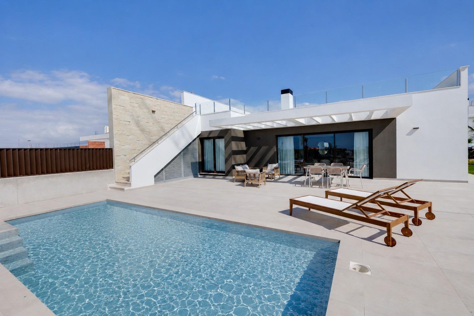 Nybyggd enplansvilla med privat pool till salu i Mutxamel, Costa Blanca
