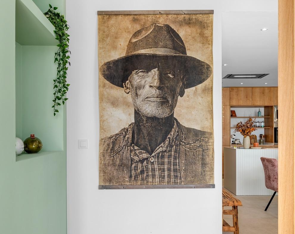 Bright modern interior hallway with stylish artwork in a spacious new build 3-bedroom semi-detached villa in Dolores, Alicante