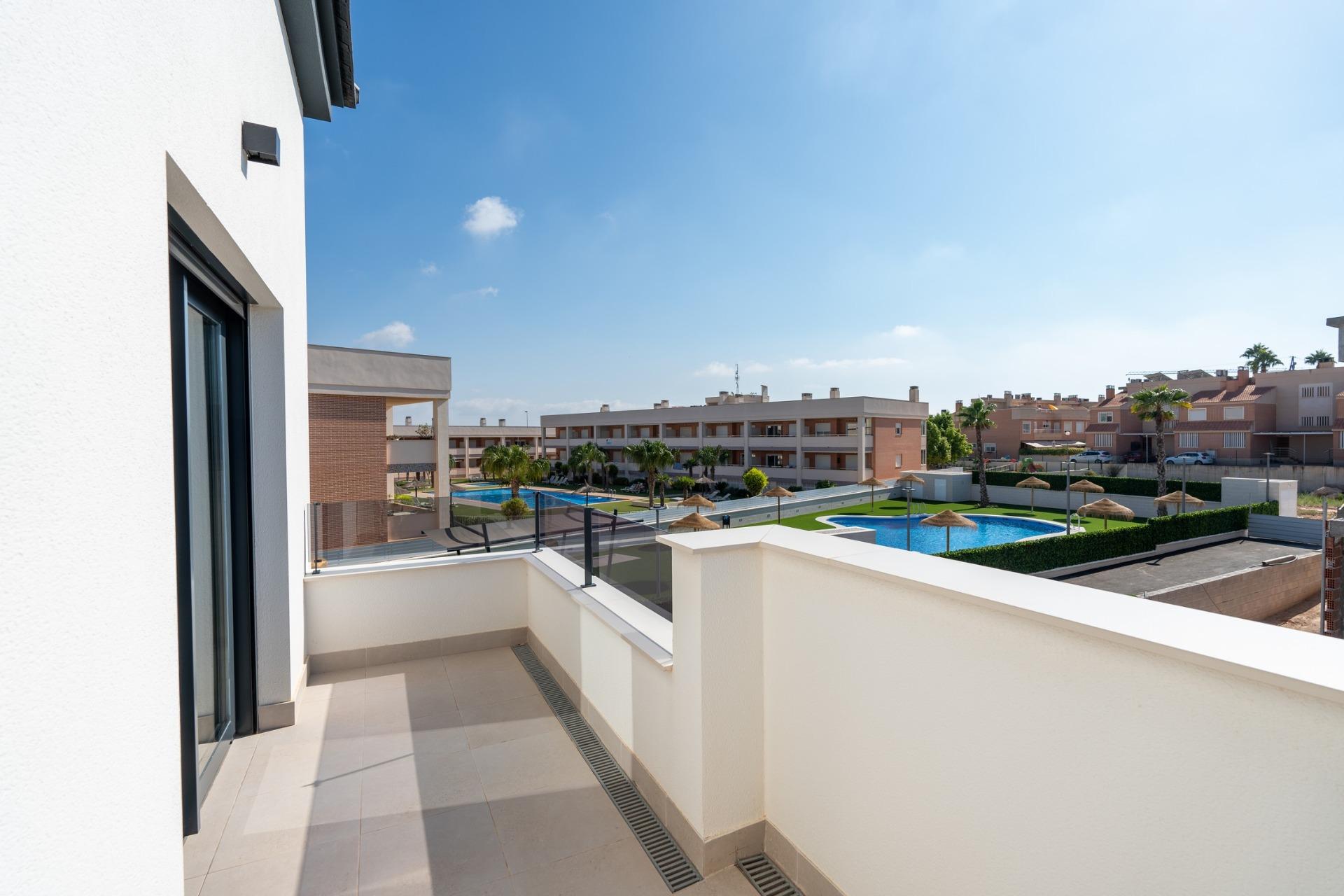Modern New Build 3 Bedroom Quad Villa with Private Garden for Sale in Gran Alacant – 3 km from Carabassí Beach