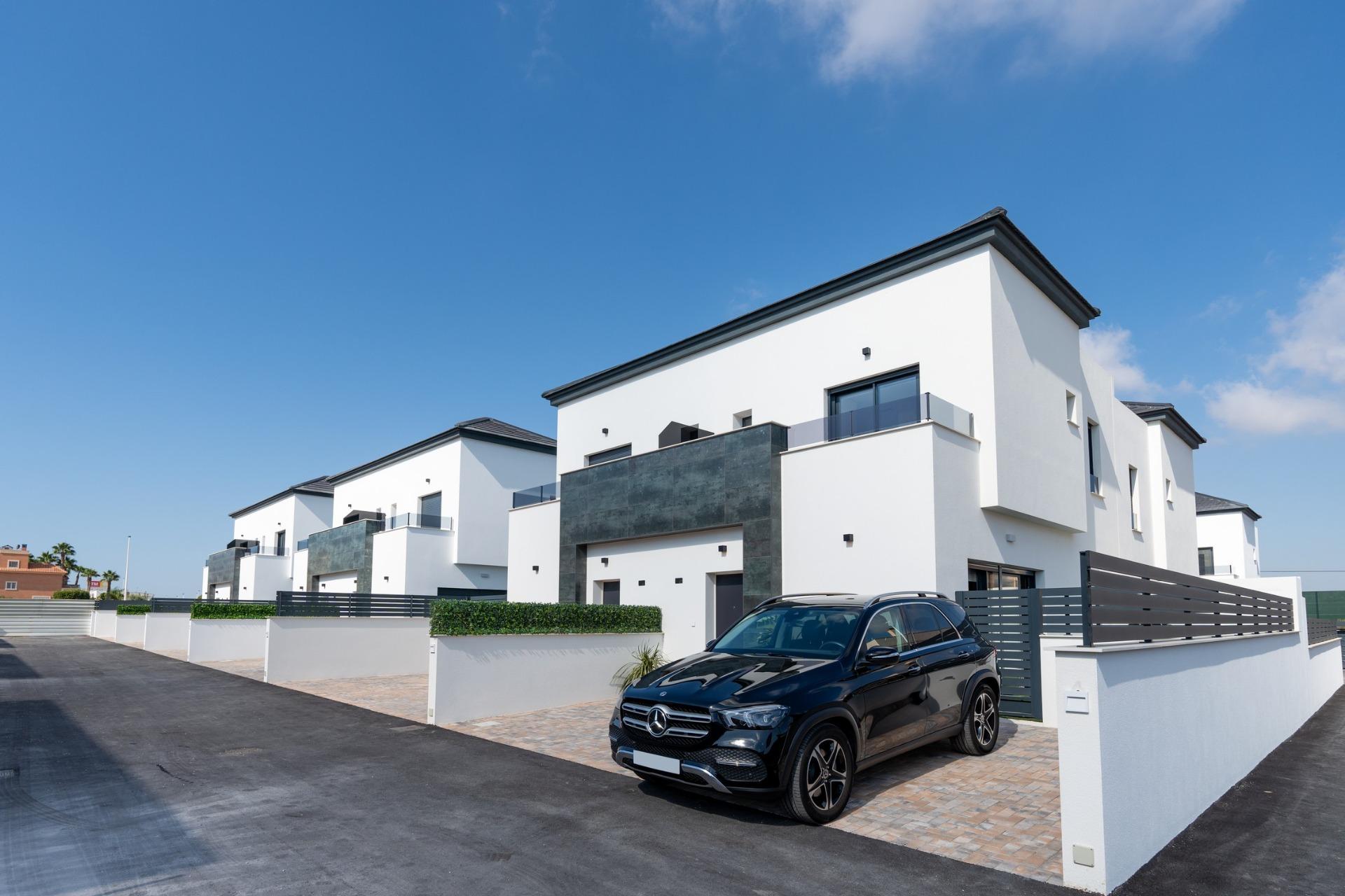 Modern New Build 3 Bedroom Quad Villa with Private Garden for Sale in Gran Alacant – 3 km from Carabassí Beach