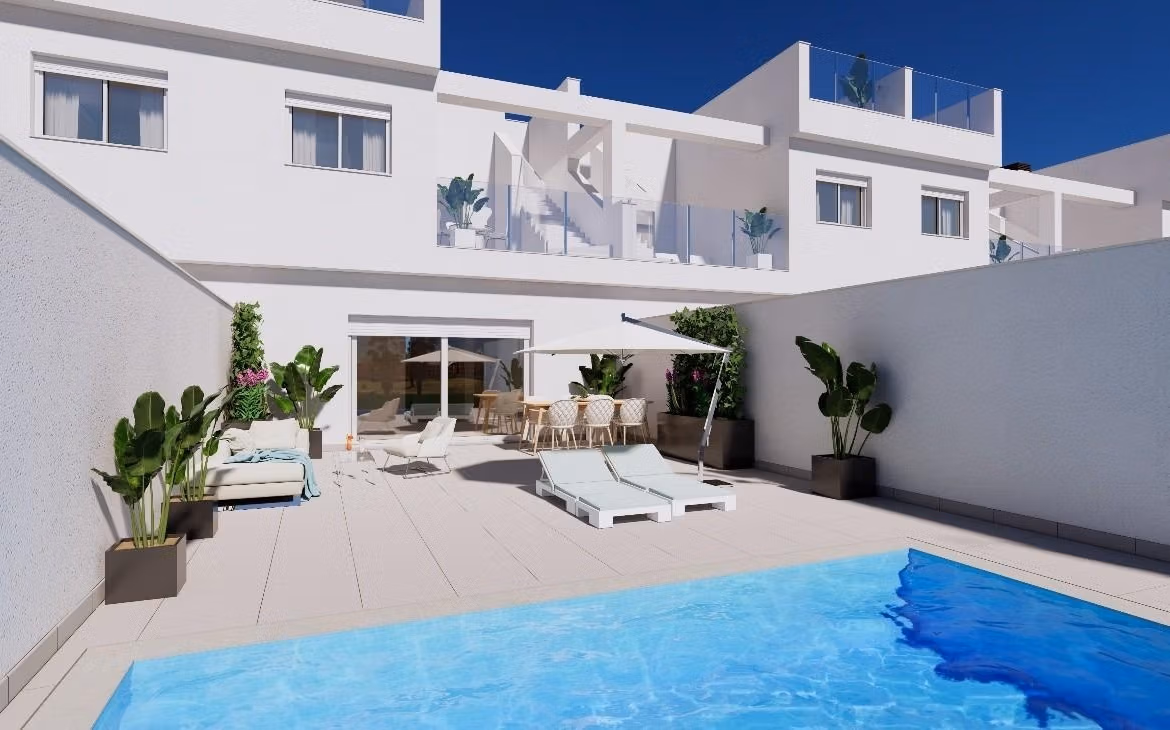 New-Build Townhouses on the Frontline of La Serena Golf in Los Alcázares in Serena Golf