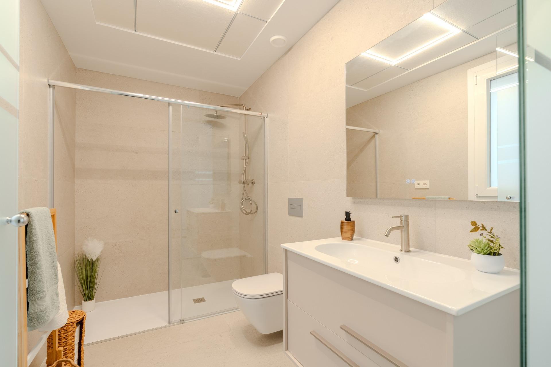 Spacious New Build 3 Bedroom Villa with Closed Garage for Sale in Los Alcázares