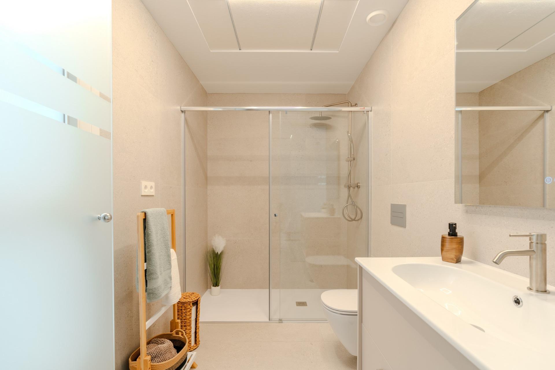 Spacious New Build 3 Bedroom Villa with Closed Garage for Sale in Los Alcázares