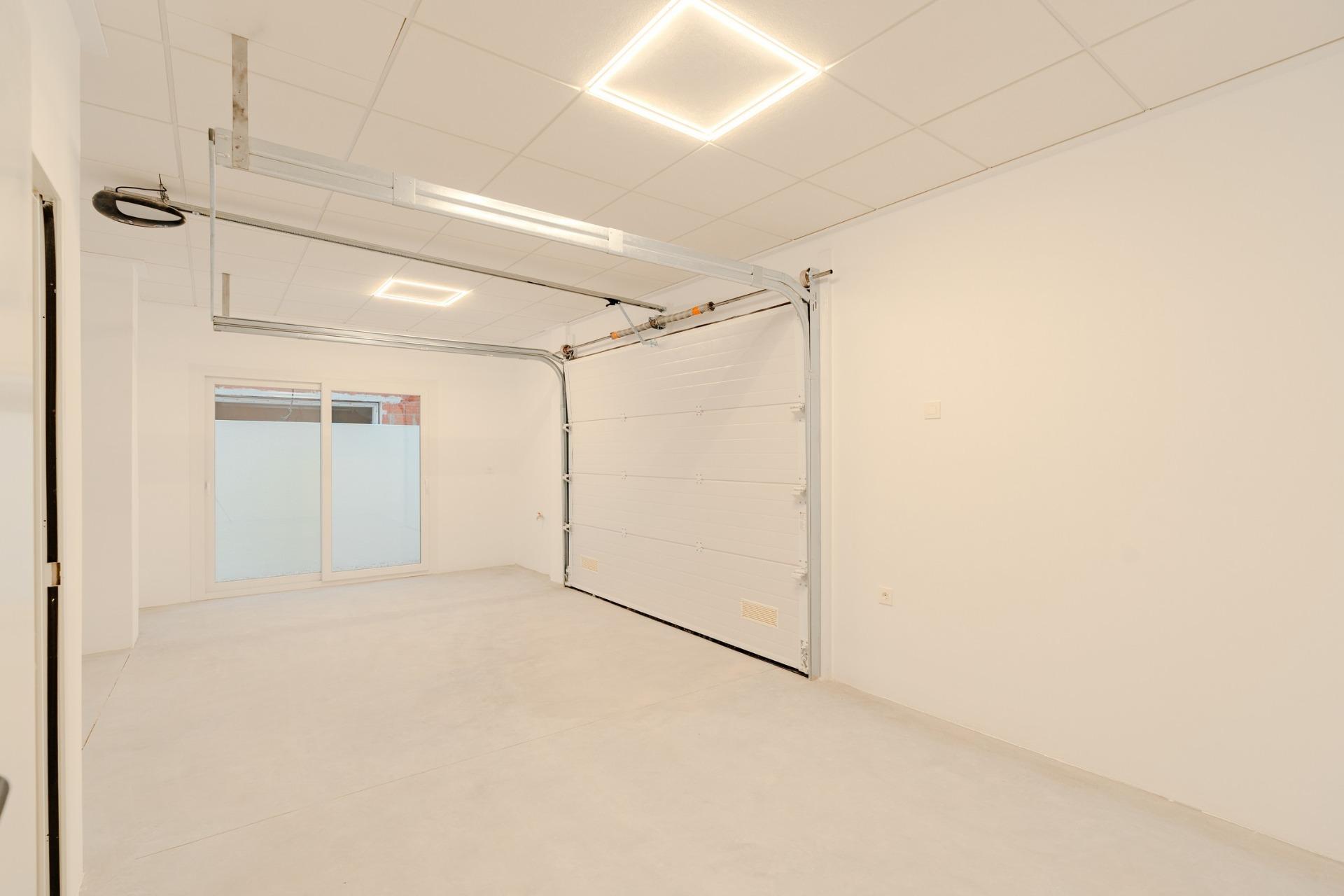 Spacious New Build 3 Bedroom Villa with Closed Garage for Sale in Los Alcázares