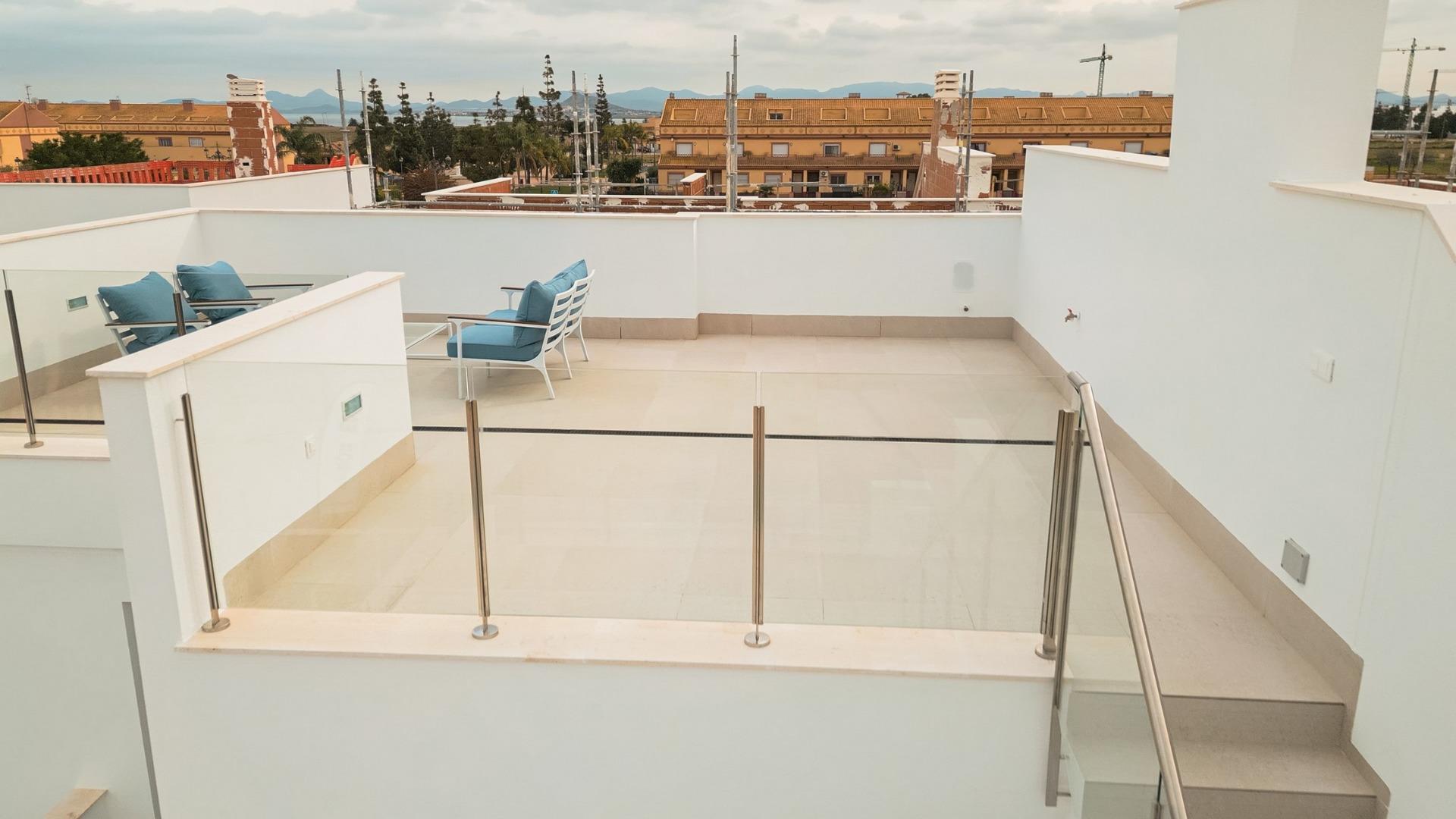 Spacious New Build 3 Bedroom Villa with Closed Garage for Sale in Los Alcázares